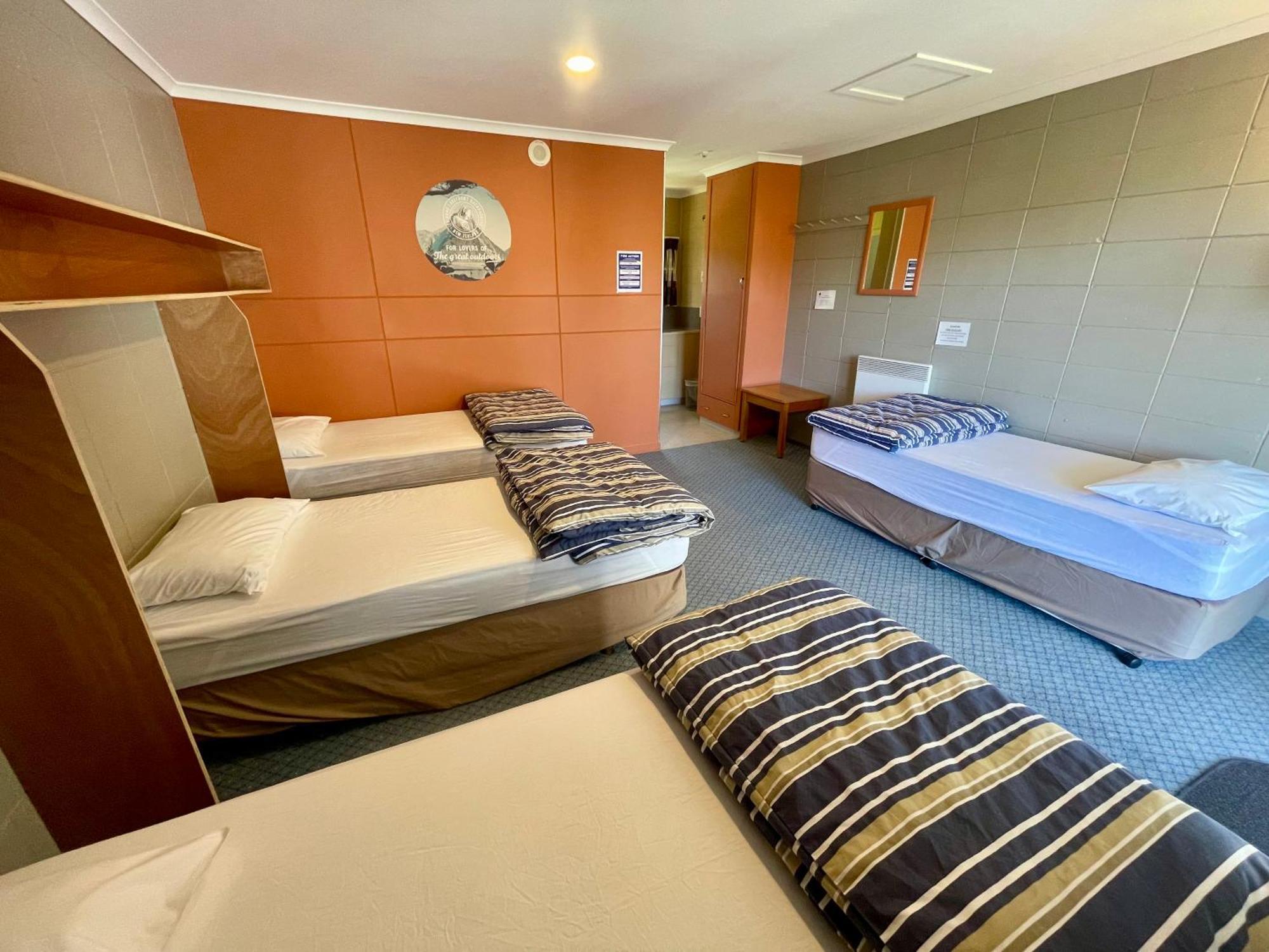 Single Bed in 4 Bed Mixed Dormitory Room Ensuite,1538721142:JPEG