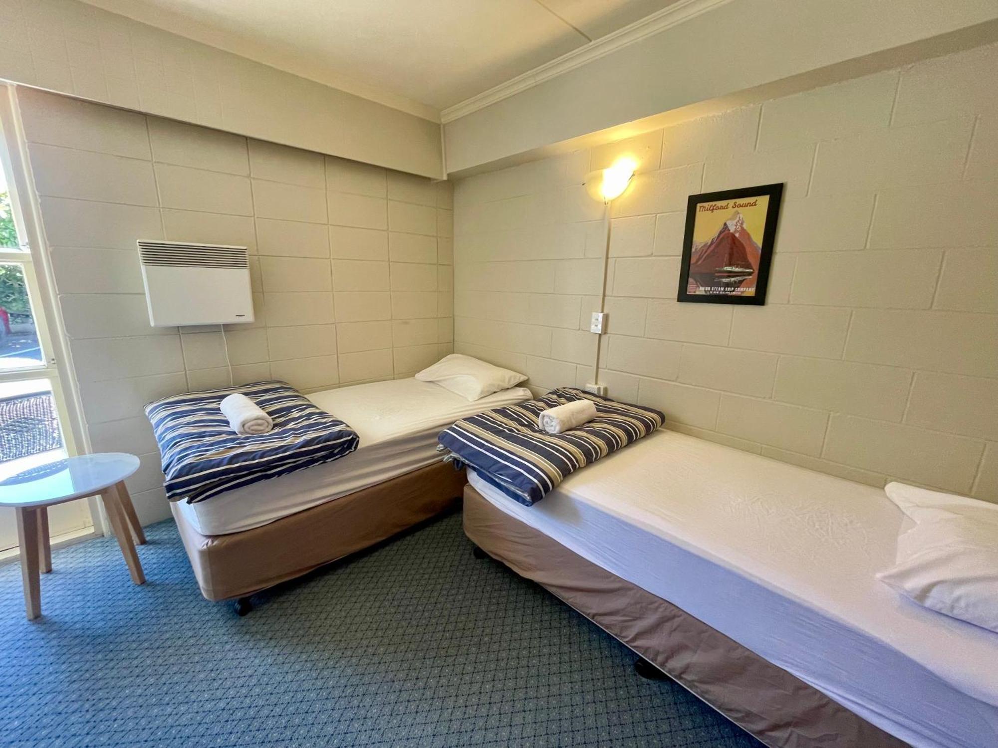 Standard Twin Room with Shared Bathroom,1538721118:JPEG