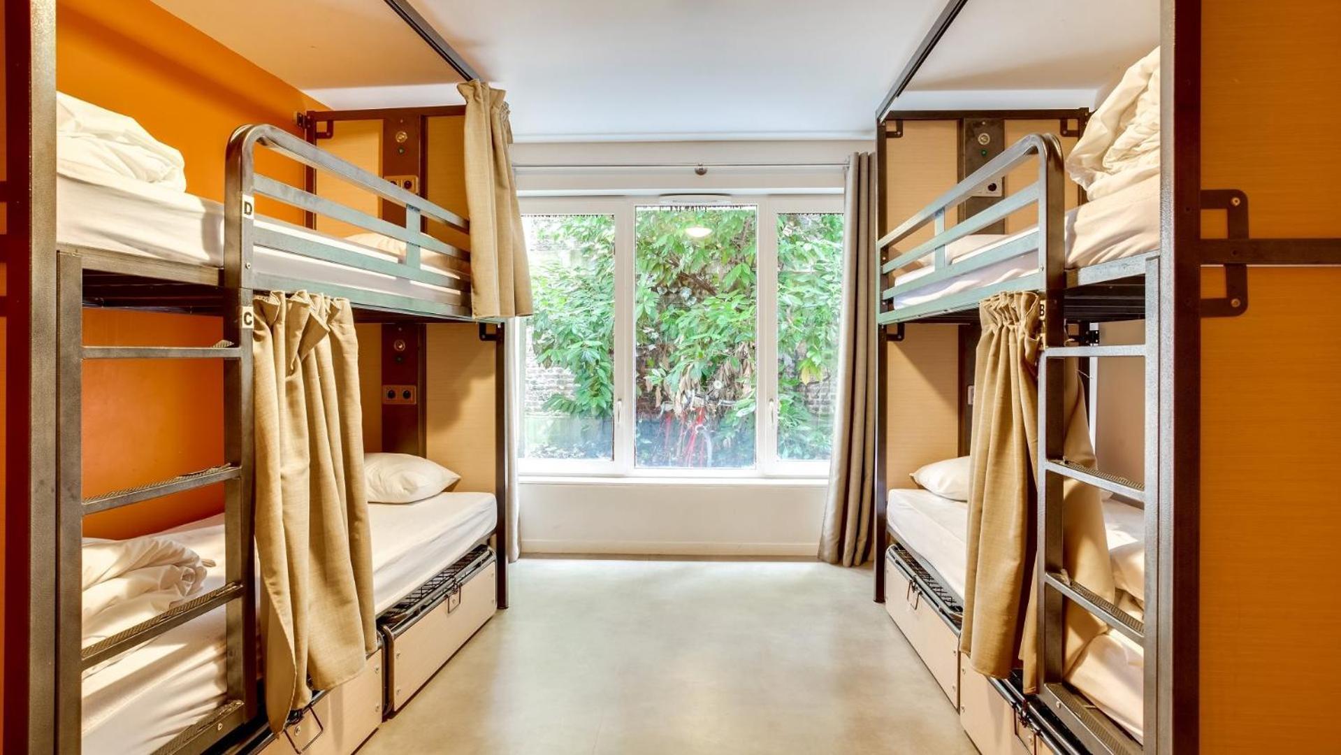 Bed in een Gemengde Slaapzaal met 4 Bedden en Eigen Badkamer