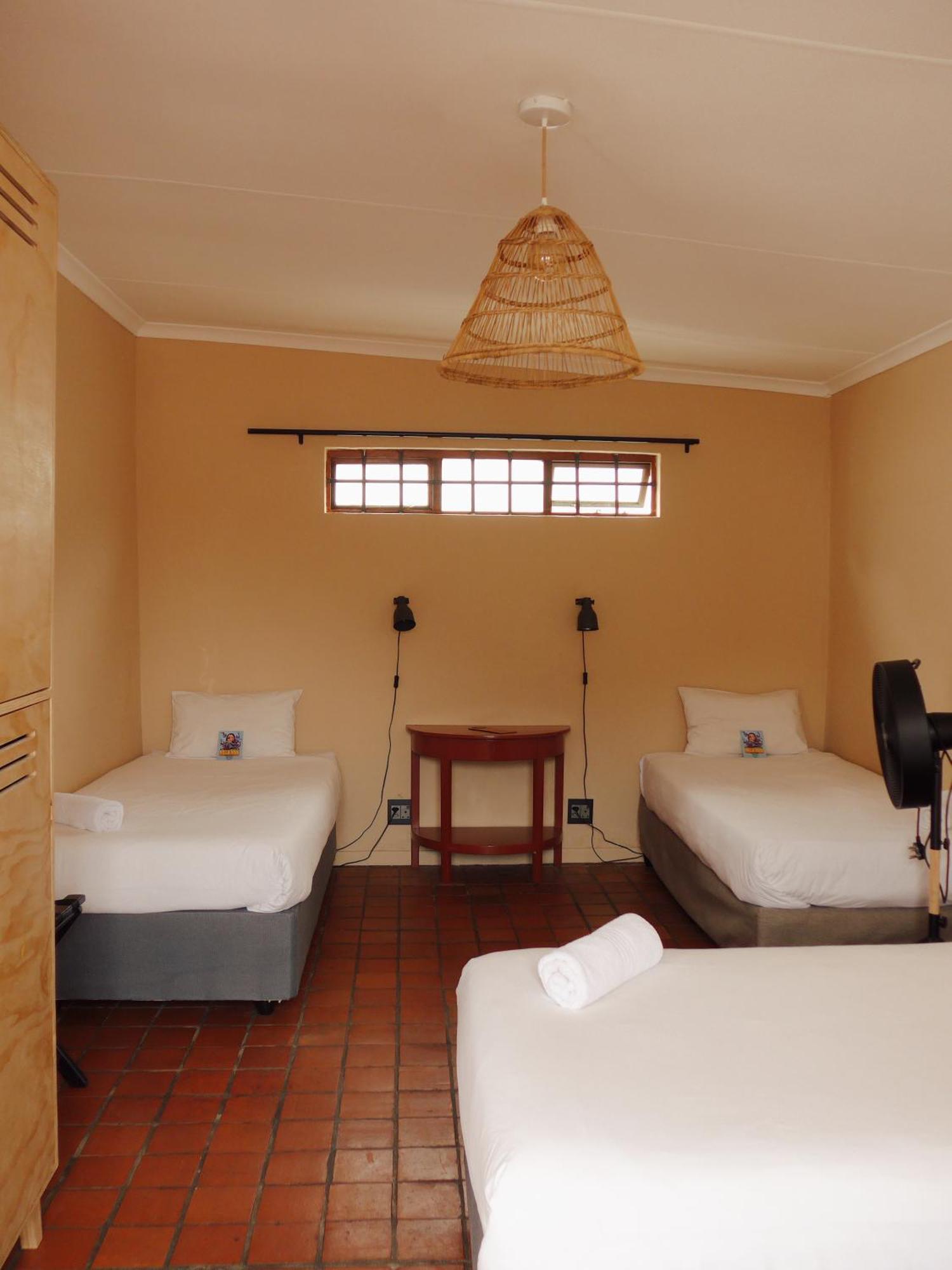 Bed in een Gemengde Slaapzaal met 6 Bedden