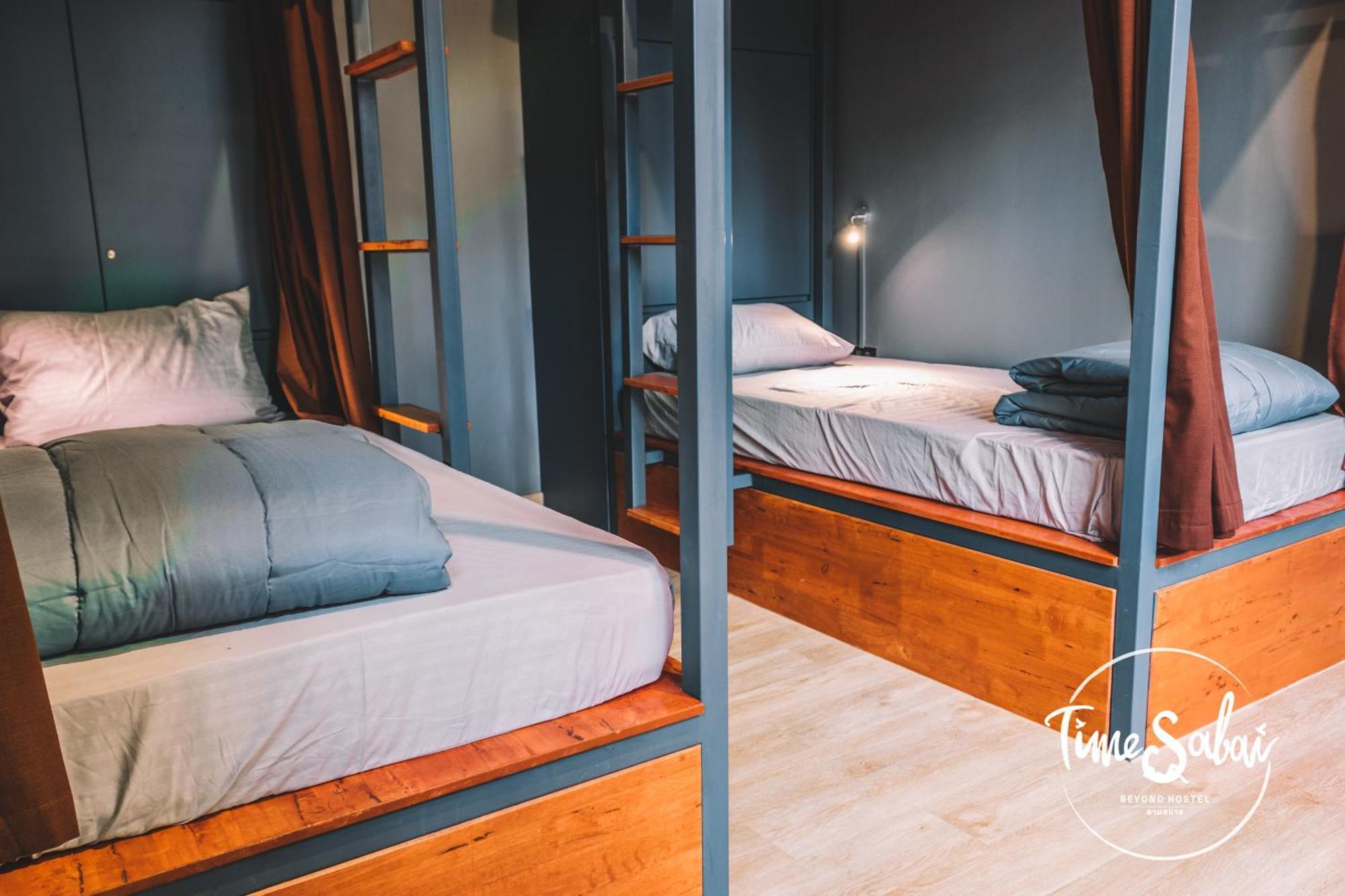 Single Bed 4-Bed Dormitory Room