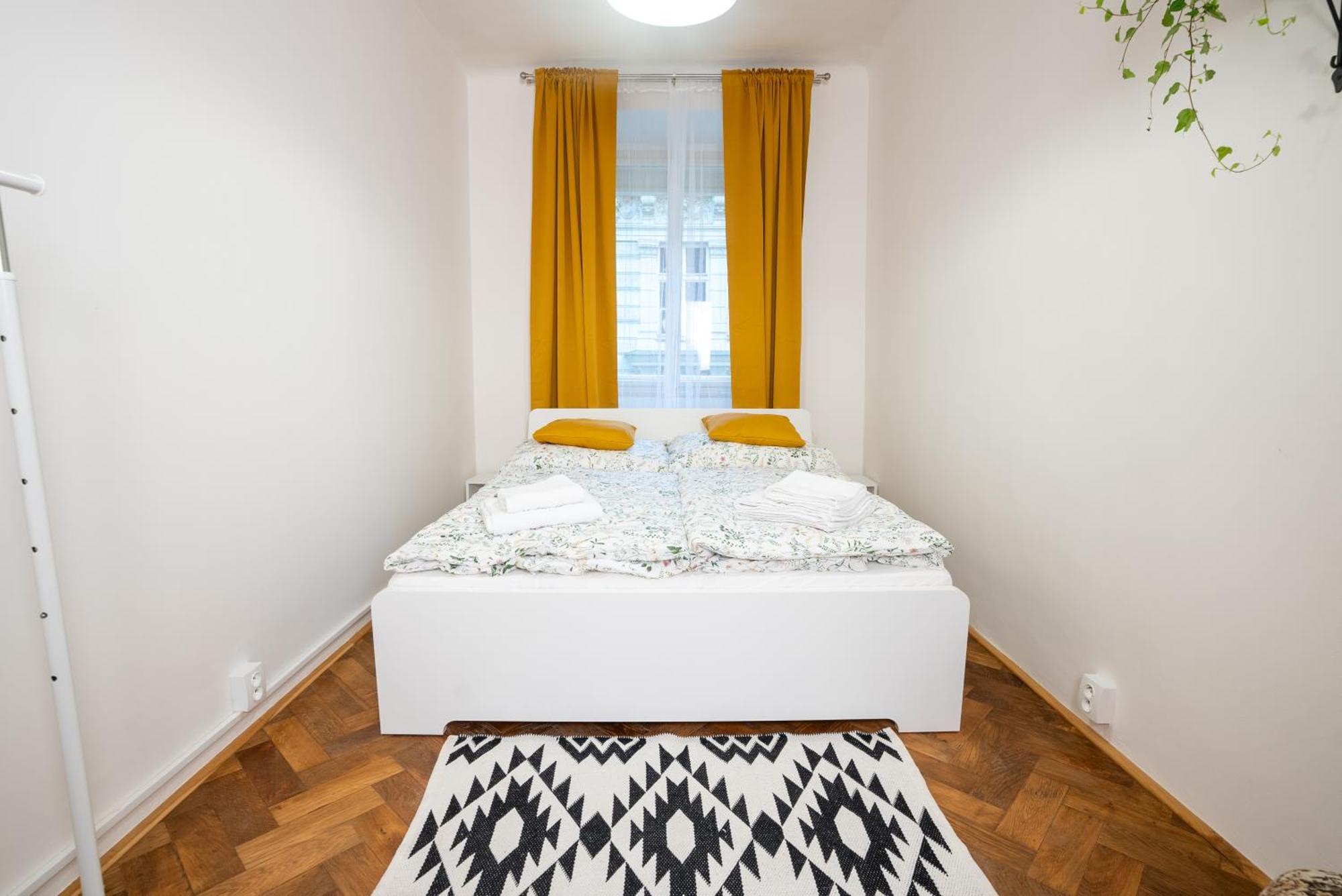 Queen Room with Shared Bathroom