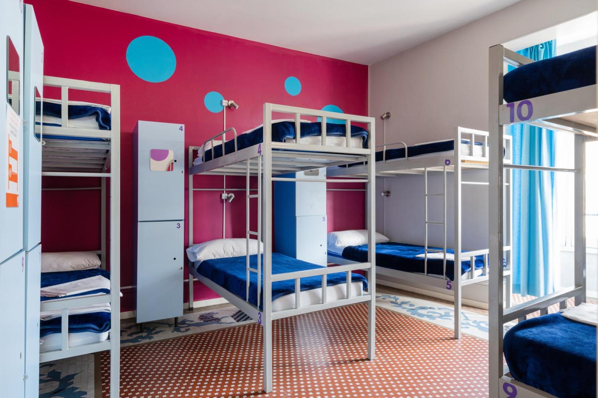 Bed 16-Bed Dormitory Room