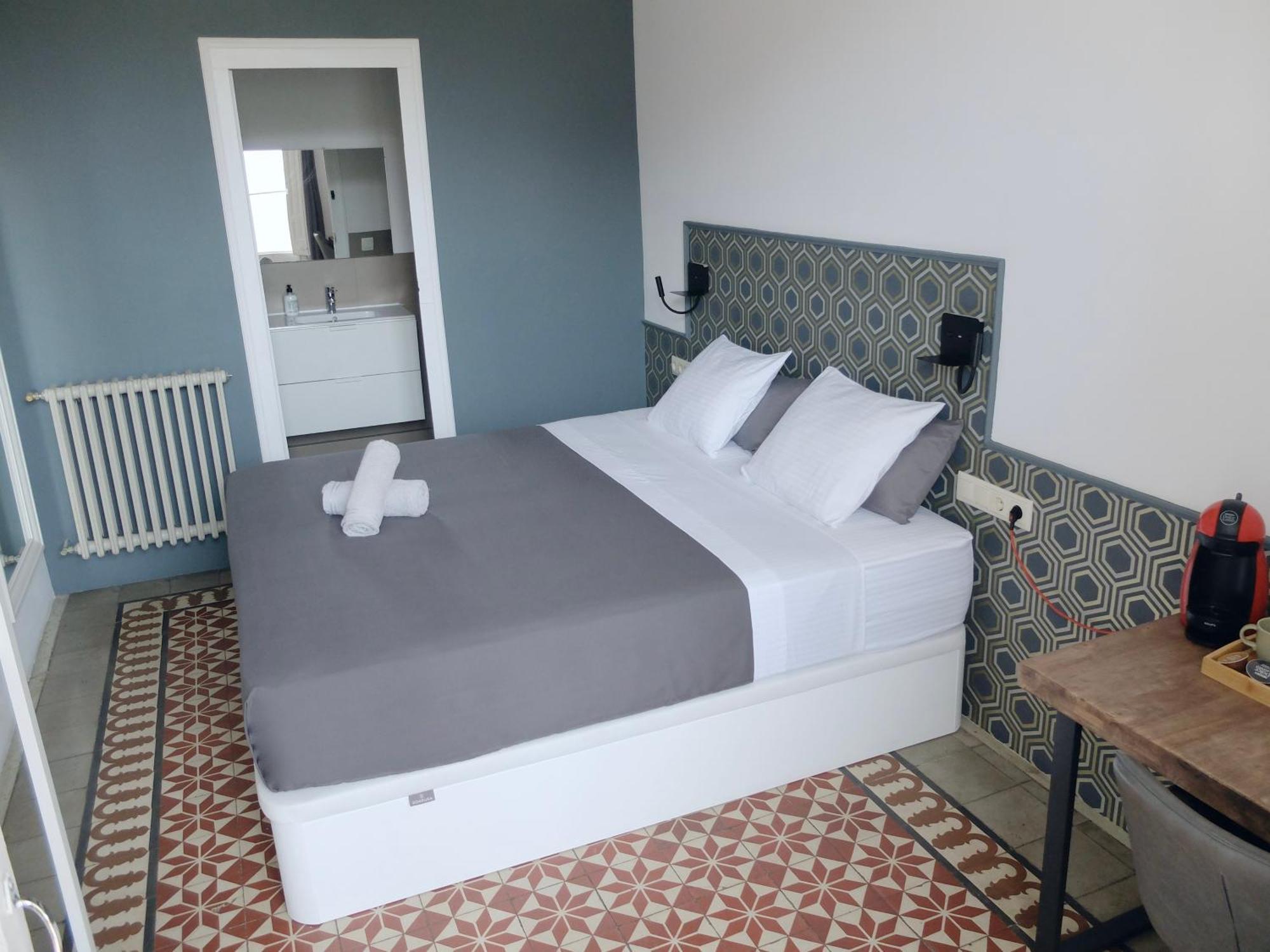 Double Room Private Bathroom