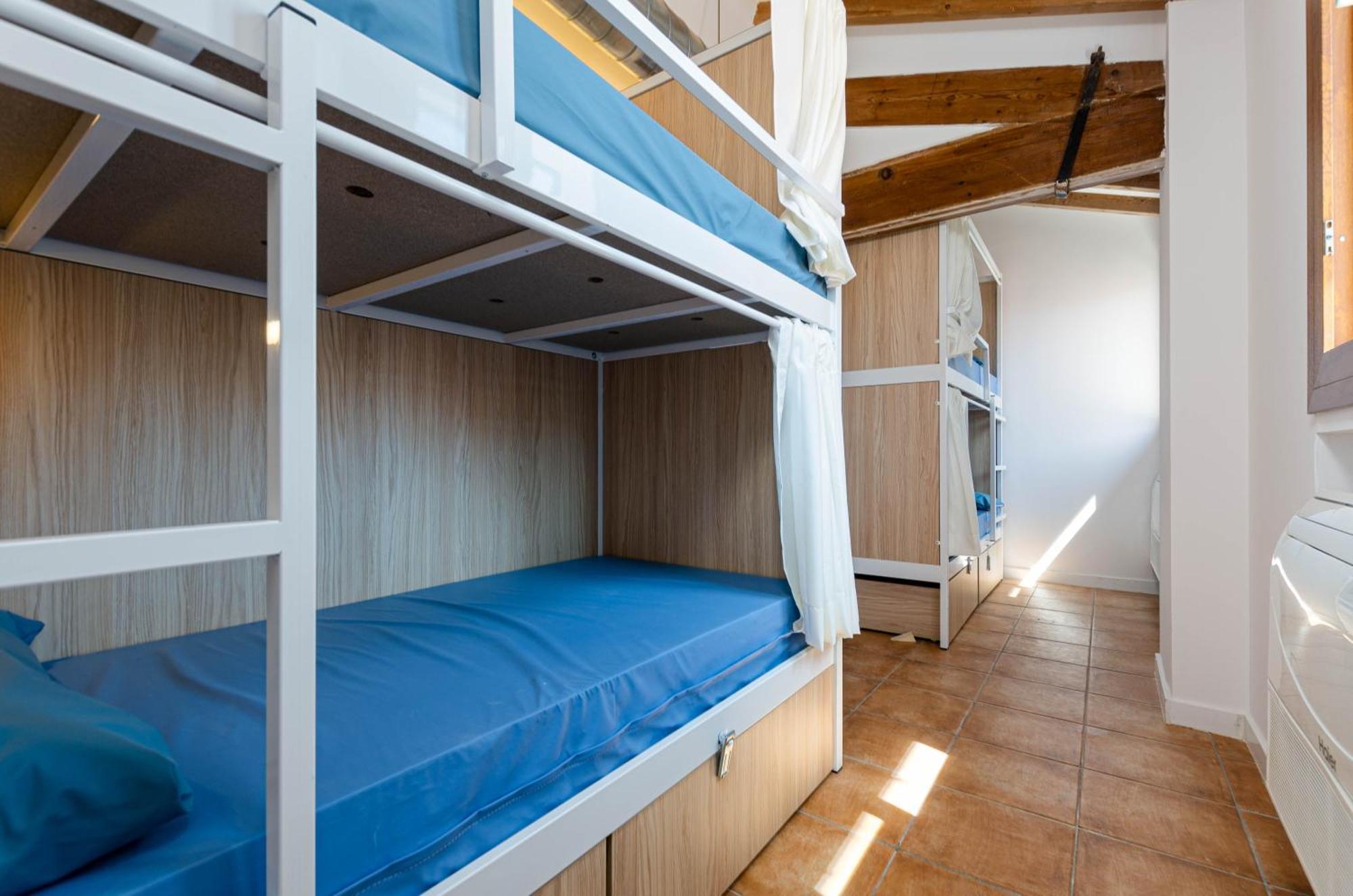 Lit dans Dortoir Mixte de 4 Lits