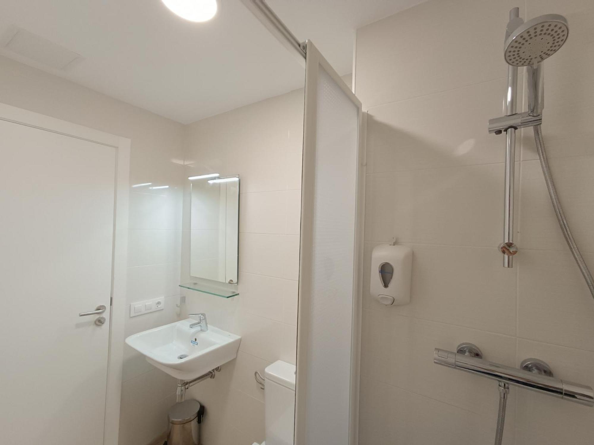 Single Bed 4-Bed Dormitory Room