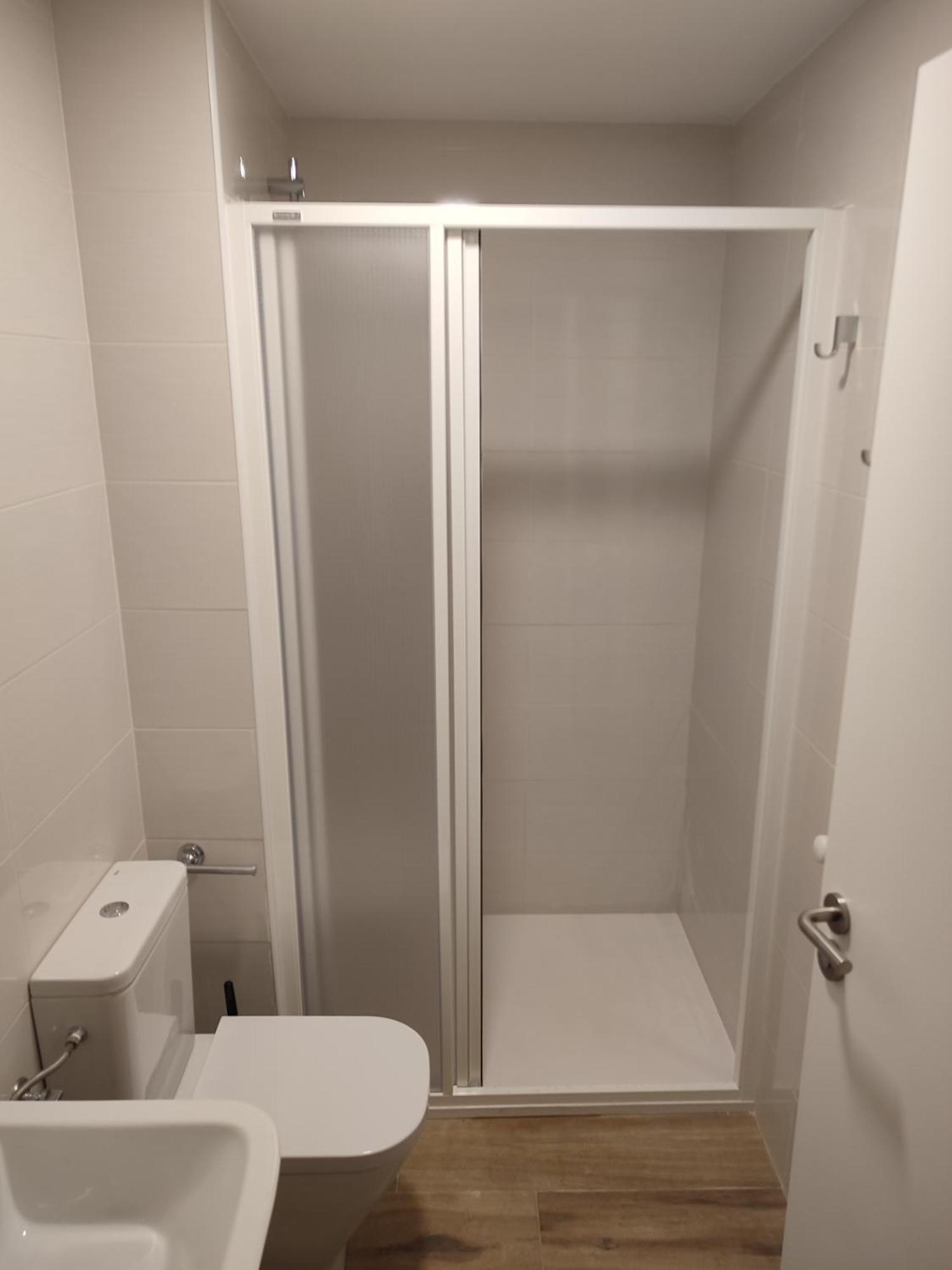 Single Bed 4-Bed Dormitory Room