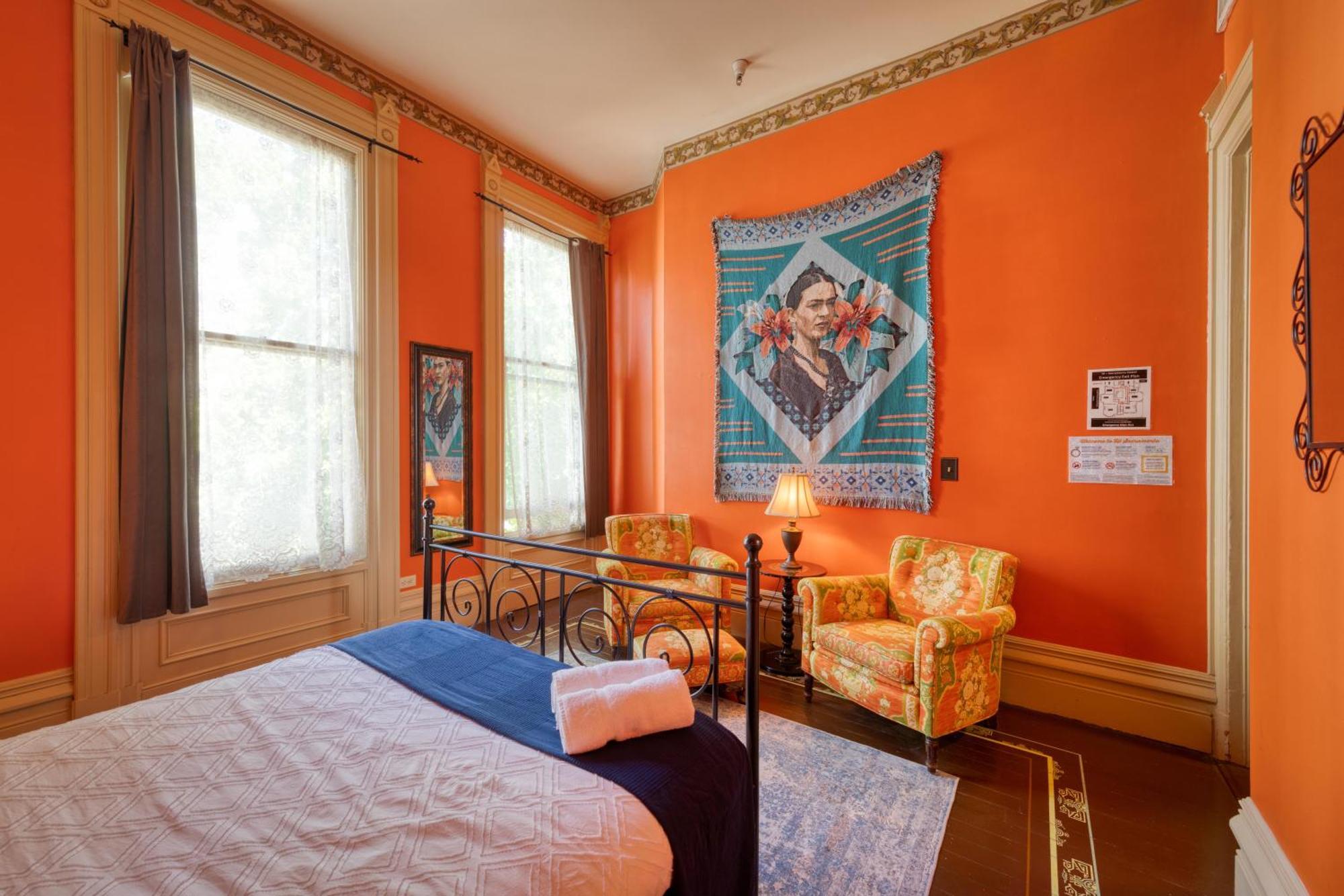 Private Queen Room