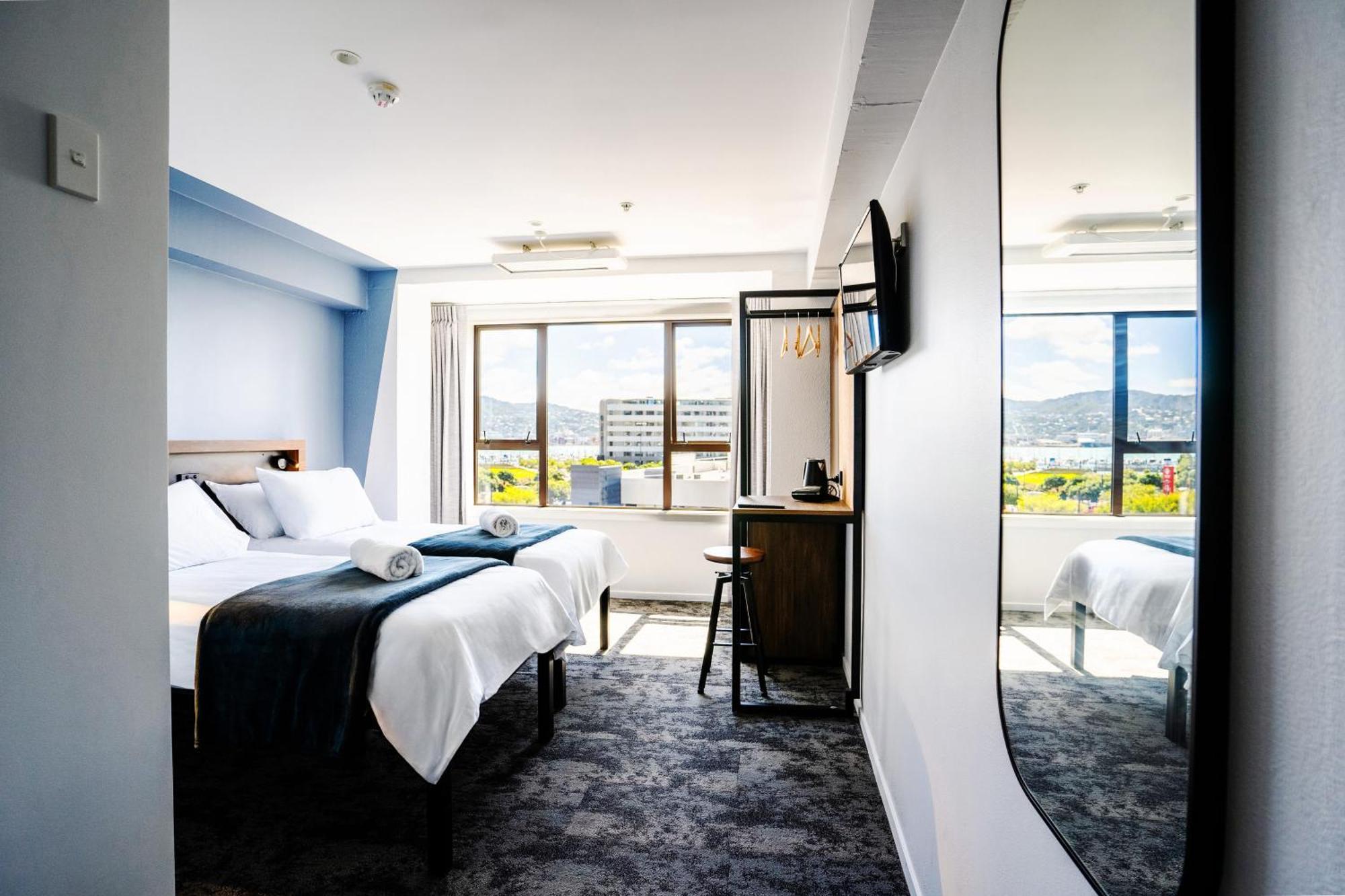 Twin Room Ensuite - Harbour view