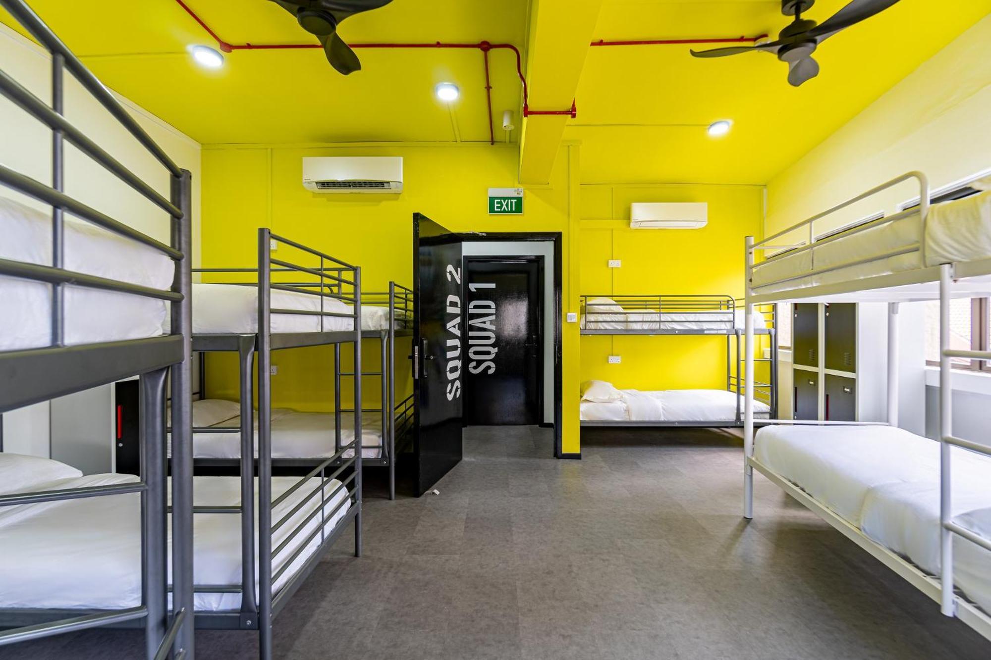 Dormitorio Misto con 10 Letti