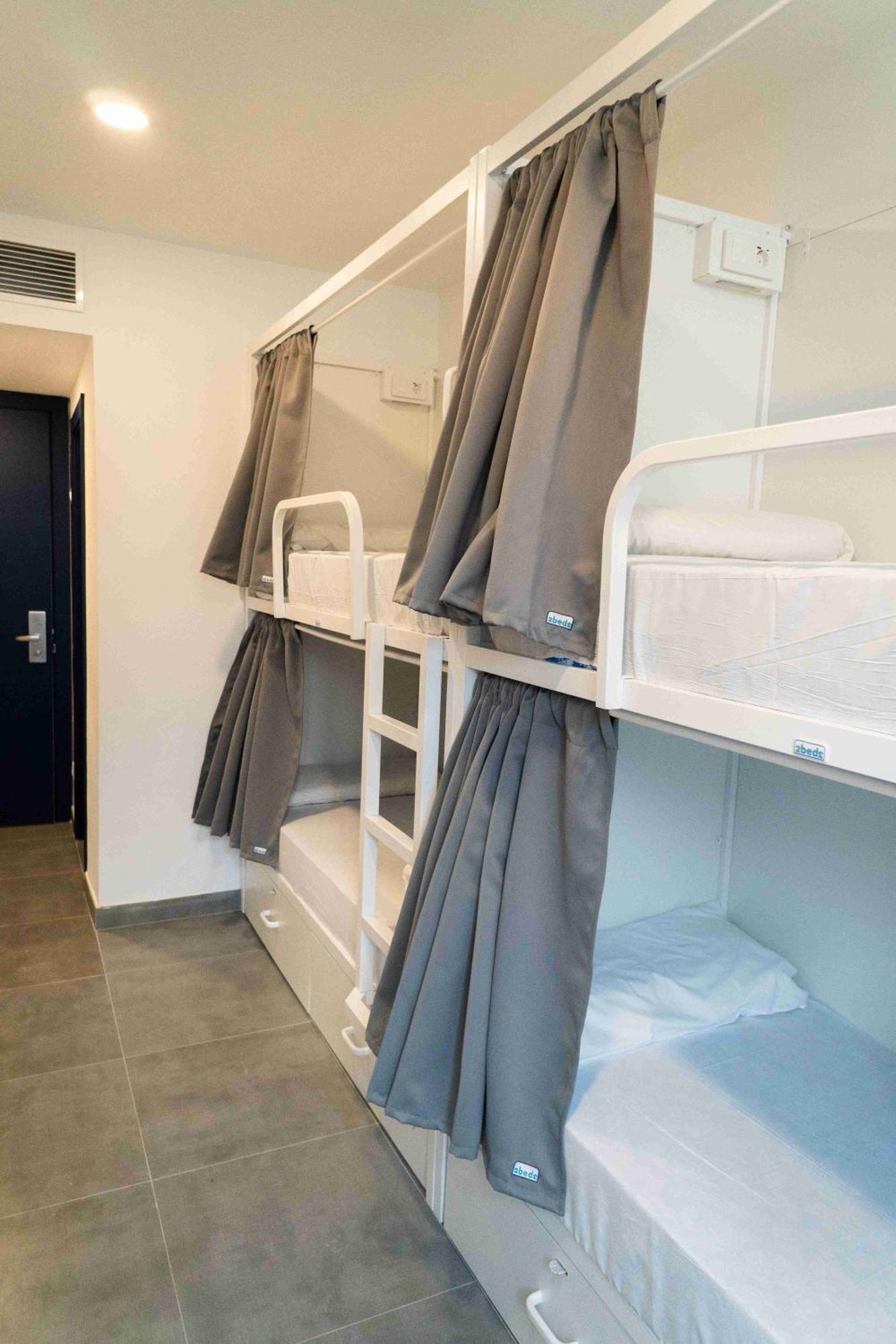 Quadruple Room Private Bathroom