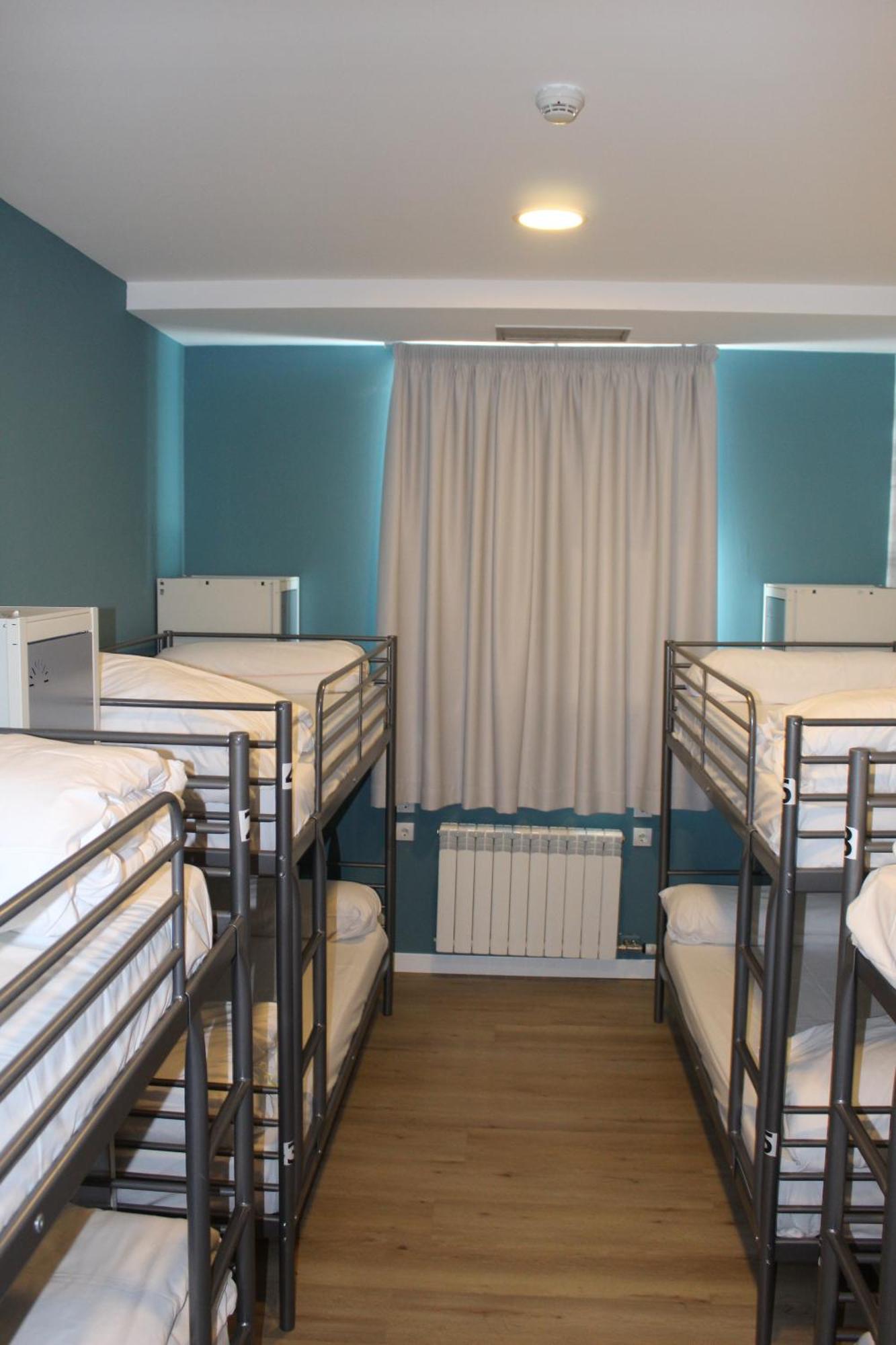 Bed 8-Bed Dormitory Room