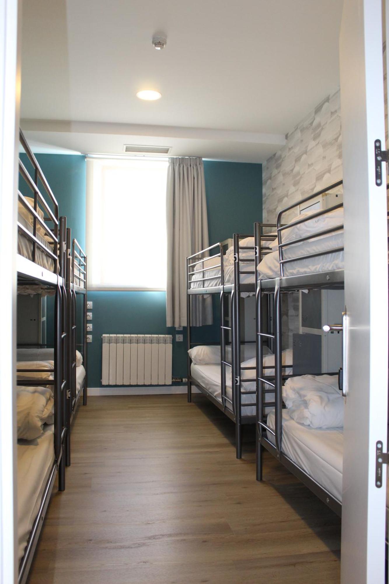 Bed 8-Bed Dormitory Room