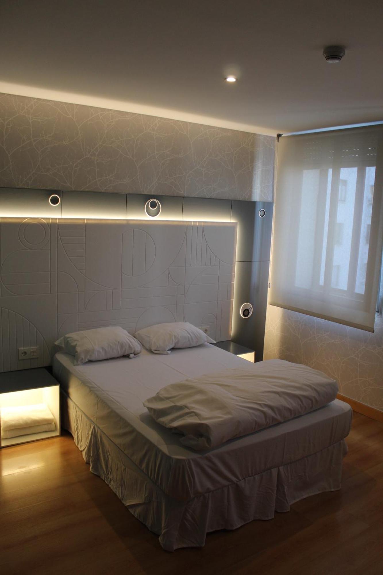 Double or Twin Room Private Bathroom