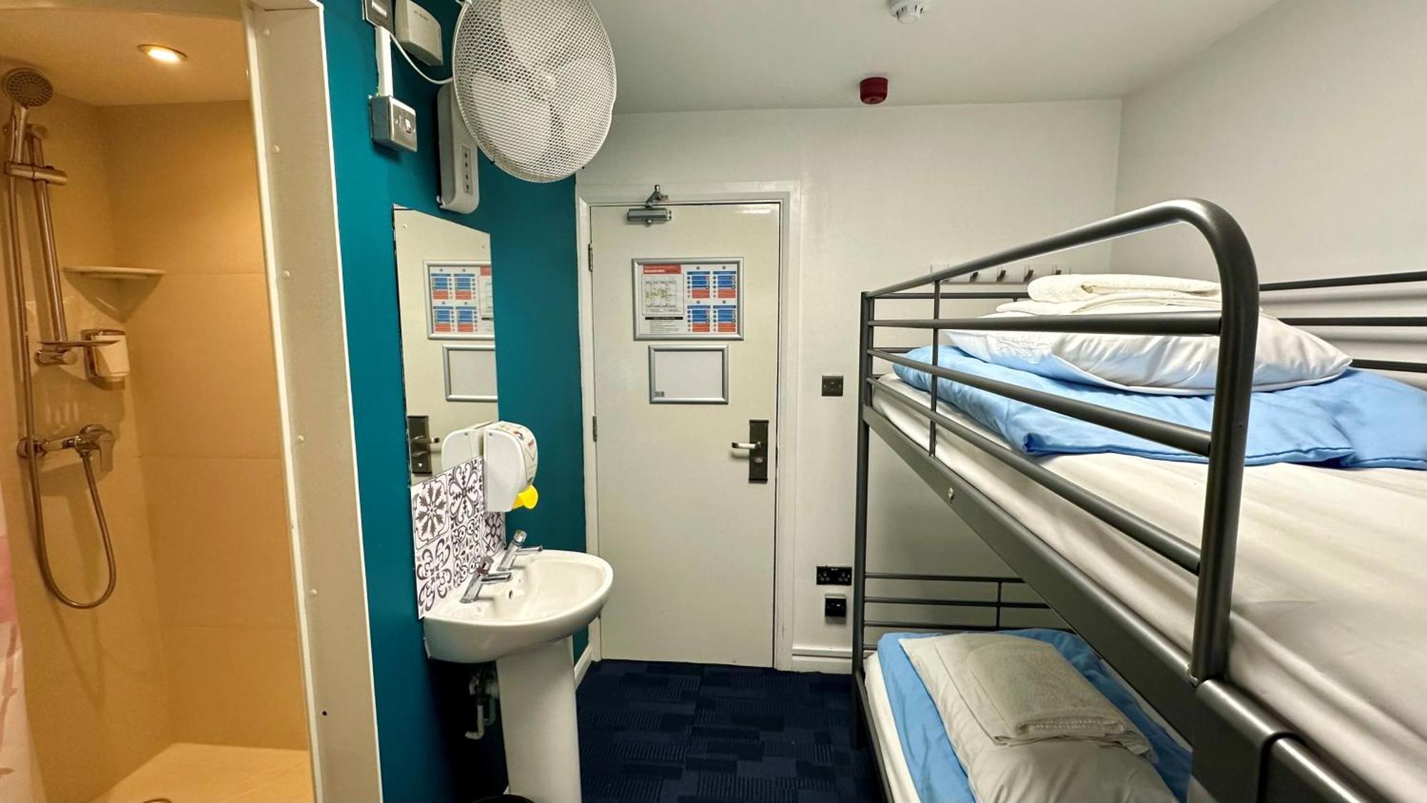 Twin Room Private Bathroom