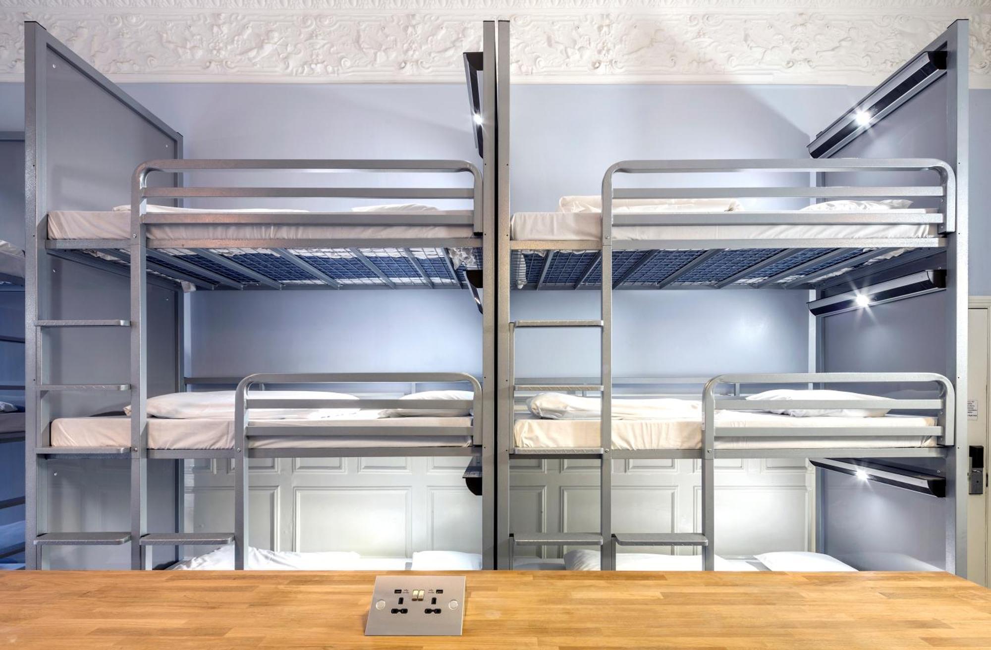 Bed 12-Bed Mixed Dormitory Ensuite 18–40 years