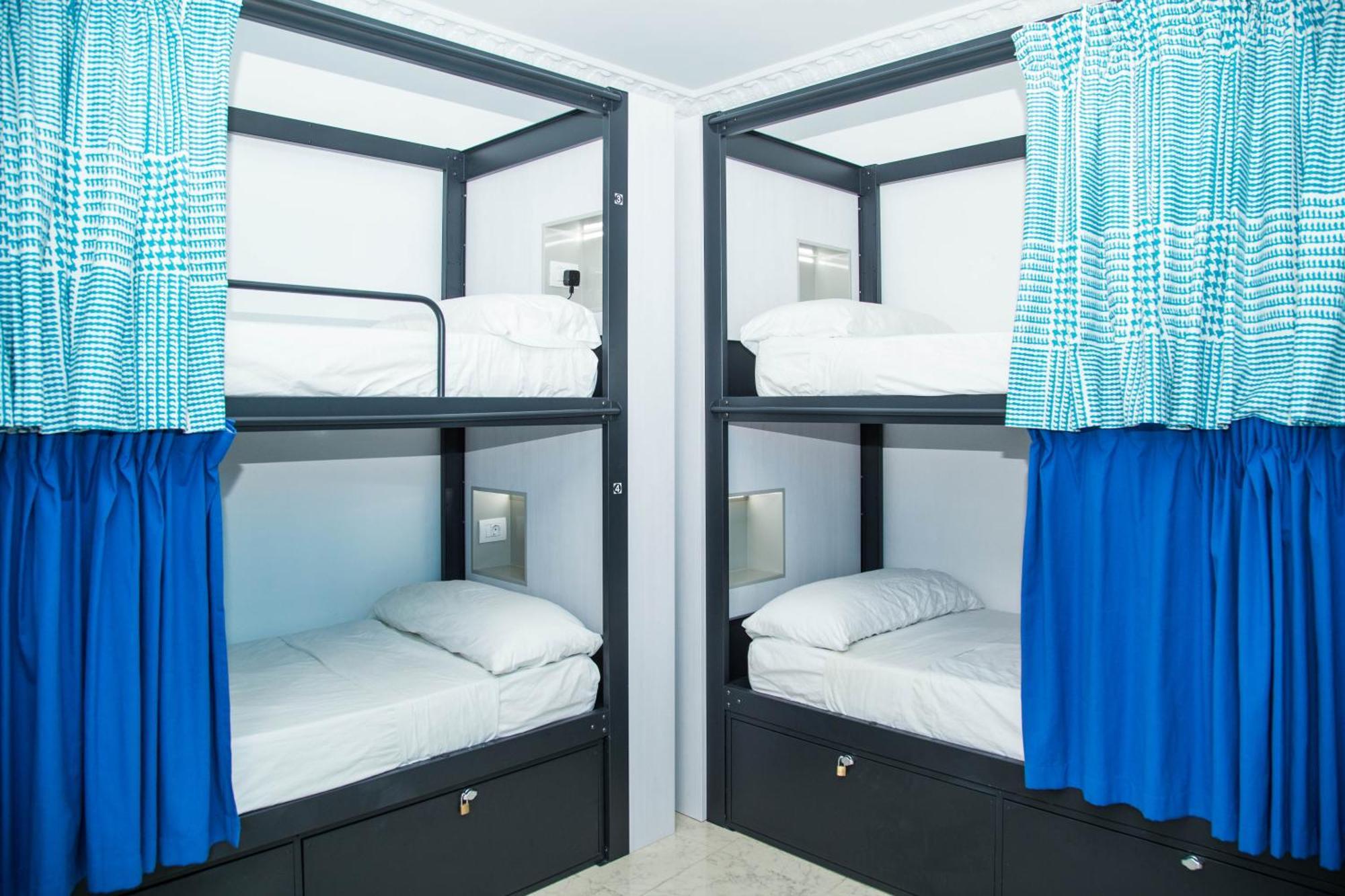 Bed 8-Bed Mixed Dormitory Room