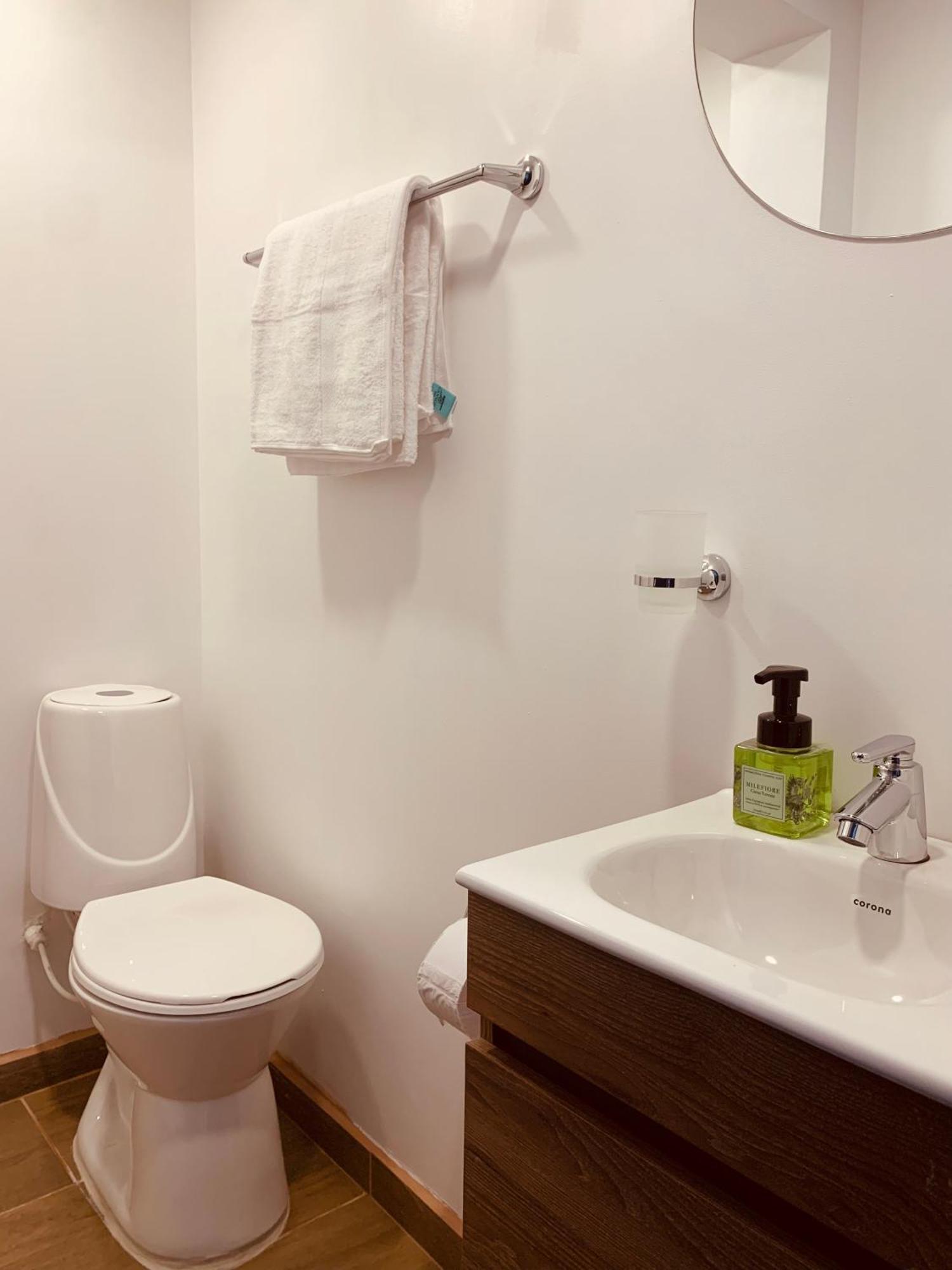 Double Room Private External Bathroom