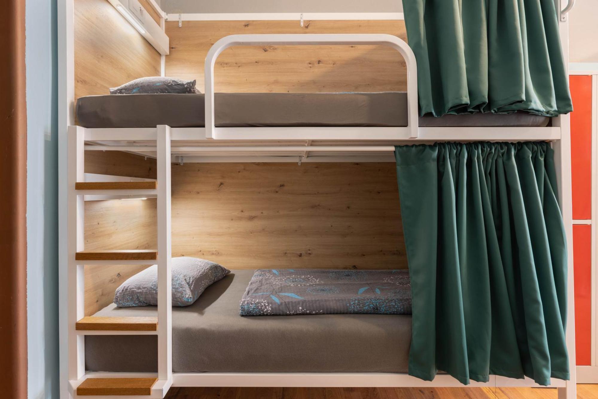 Bed in 6-Bed Mixed Dormitory Room