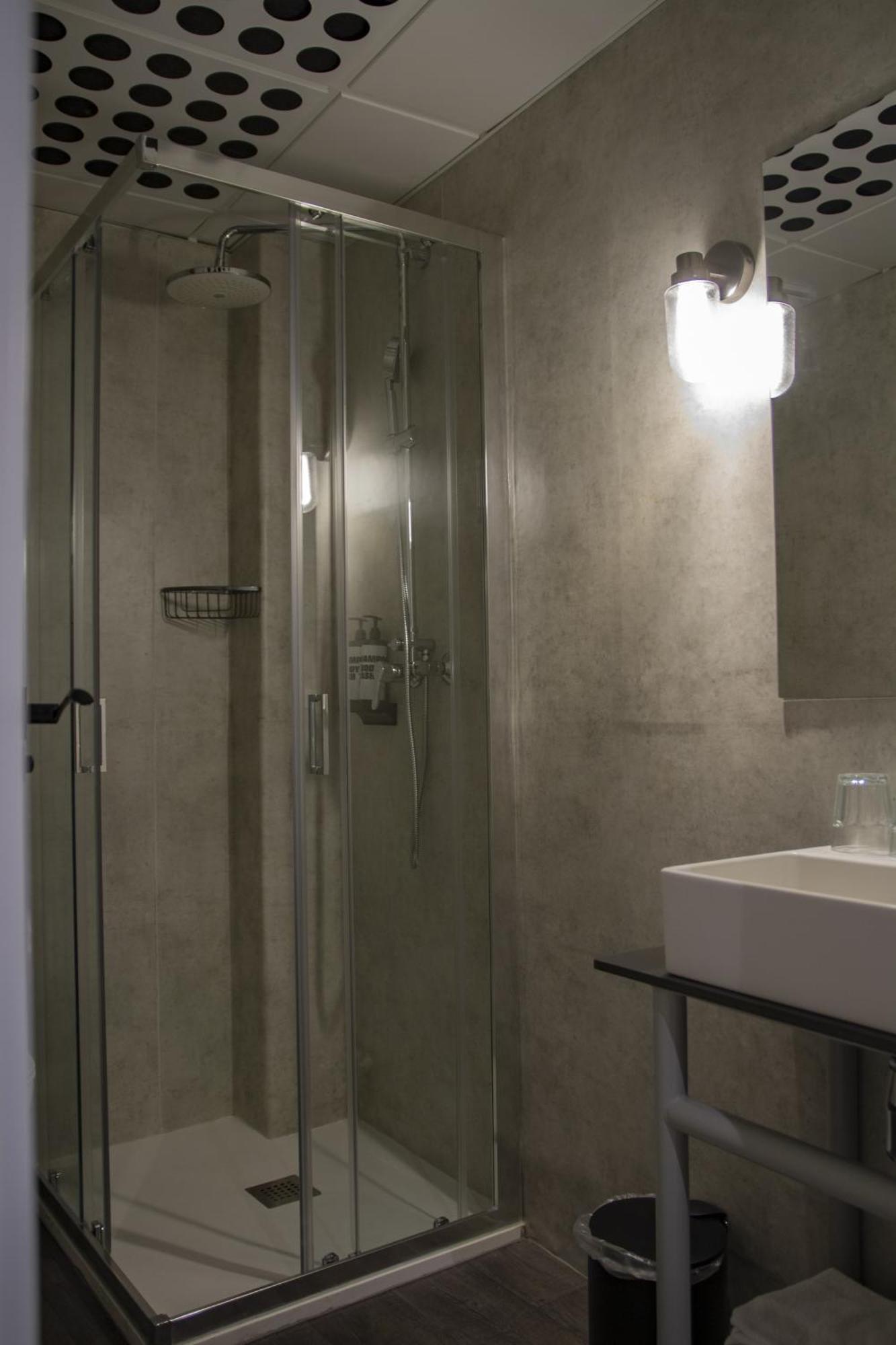 Posto letto in Dormitorio Femminile a 4 Letti con Bagno Privato
