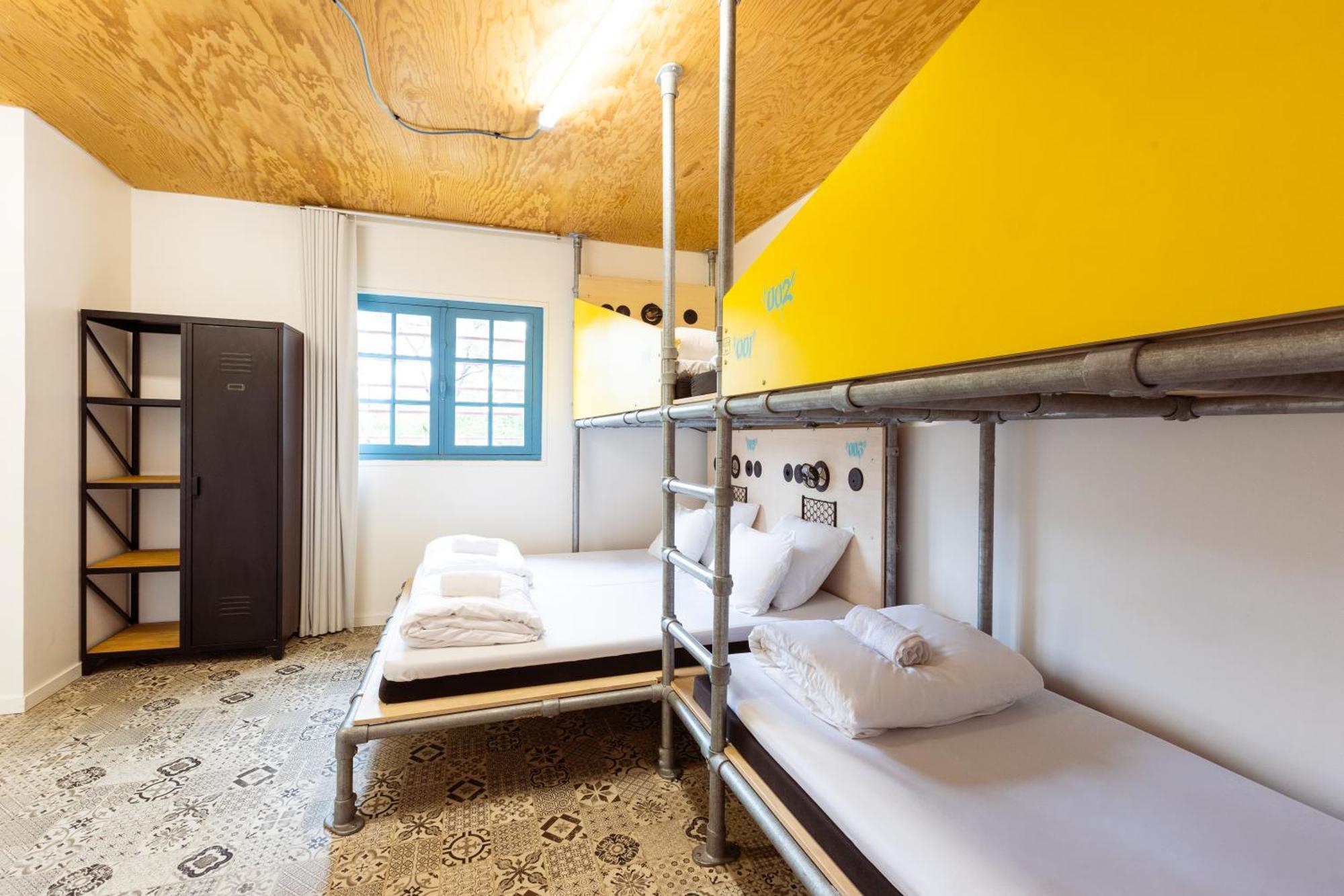 Habitación Privada con baño (5 personas)