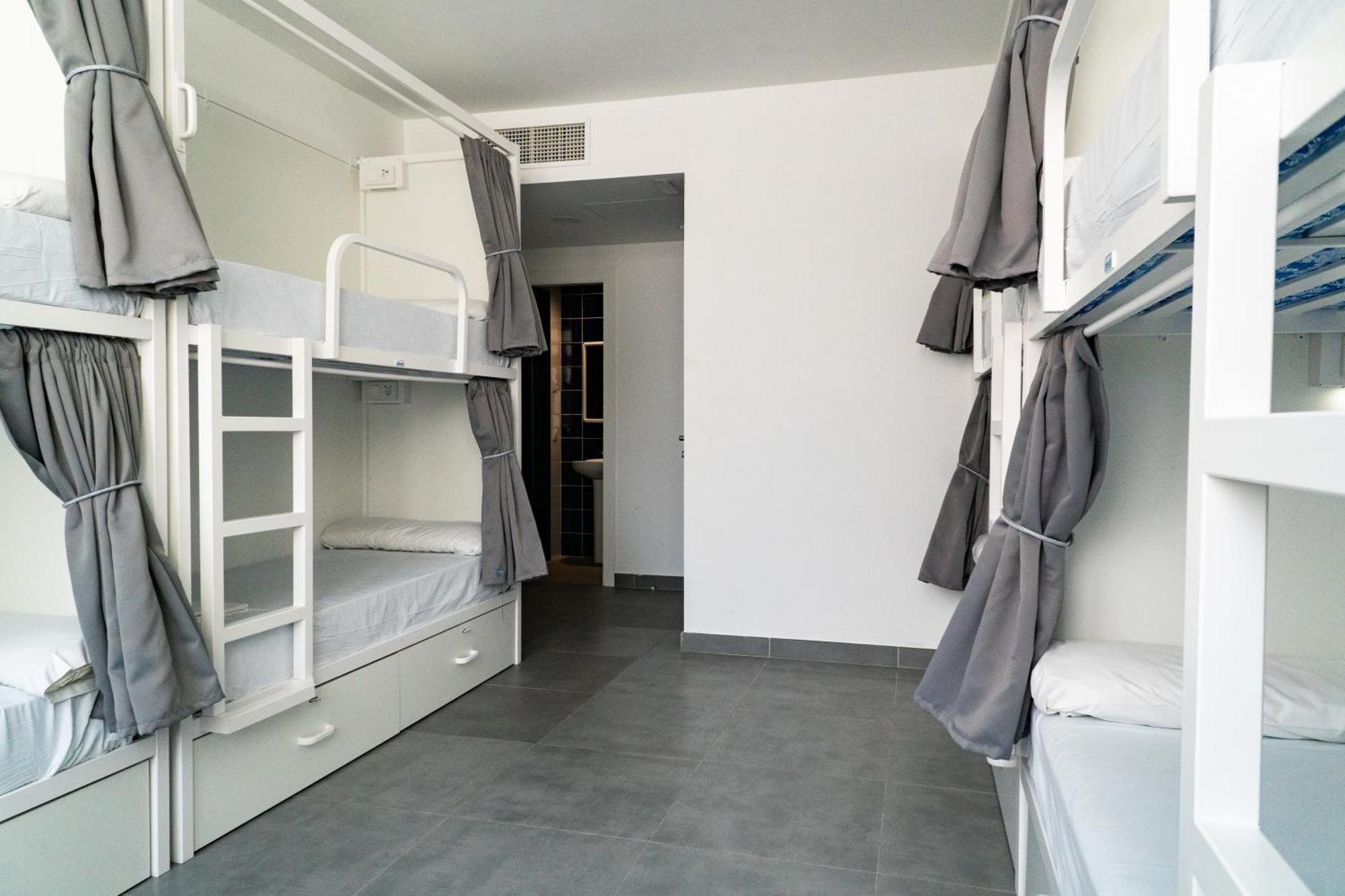 Bed 10-Bed Mixed Dormitory Room