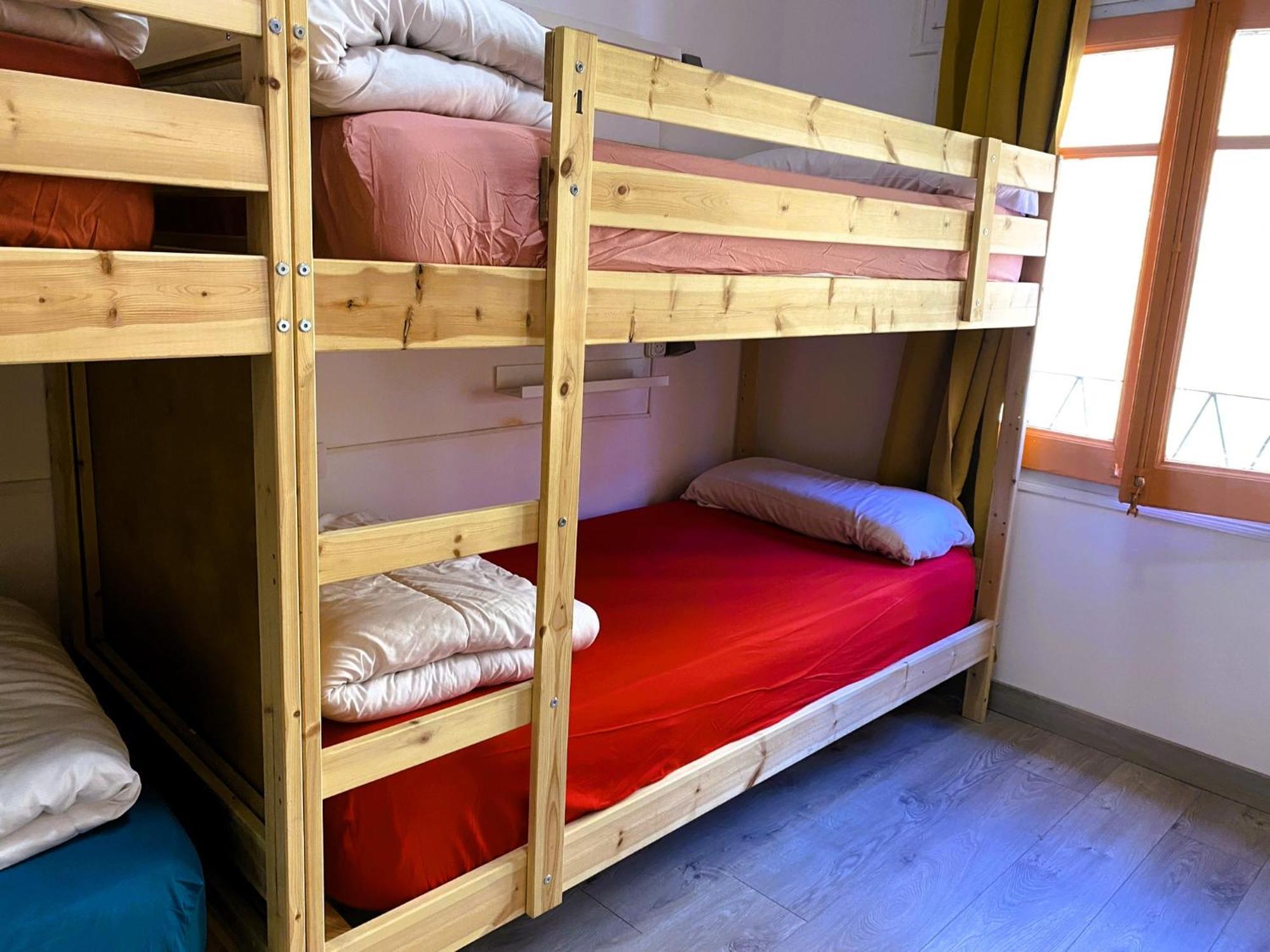Bed 8-Bed Dormitory Room