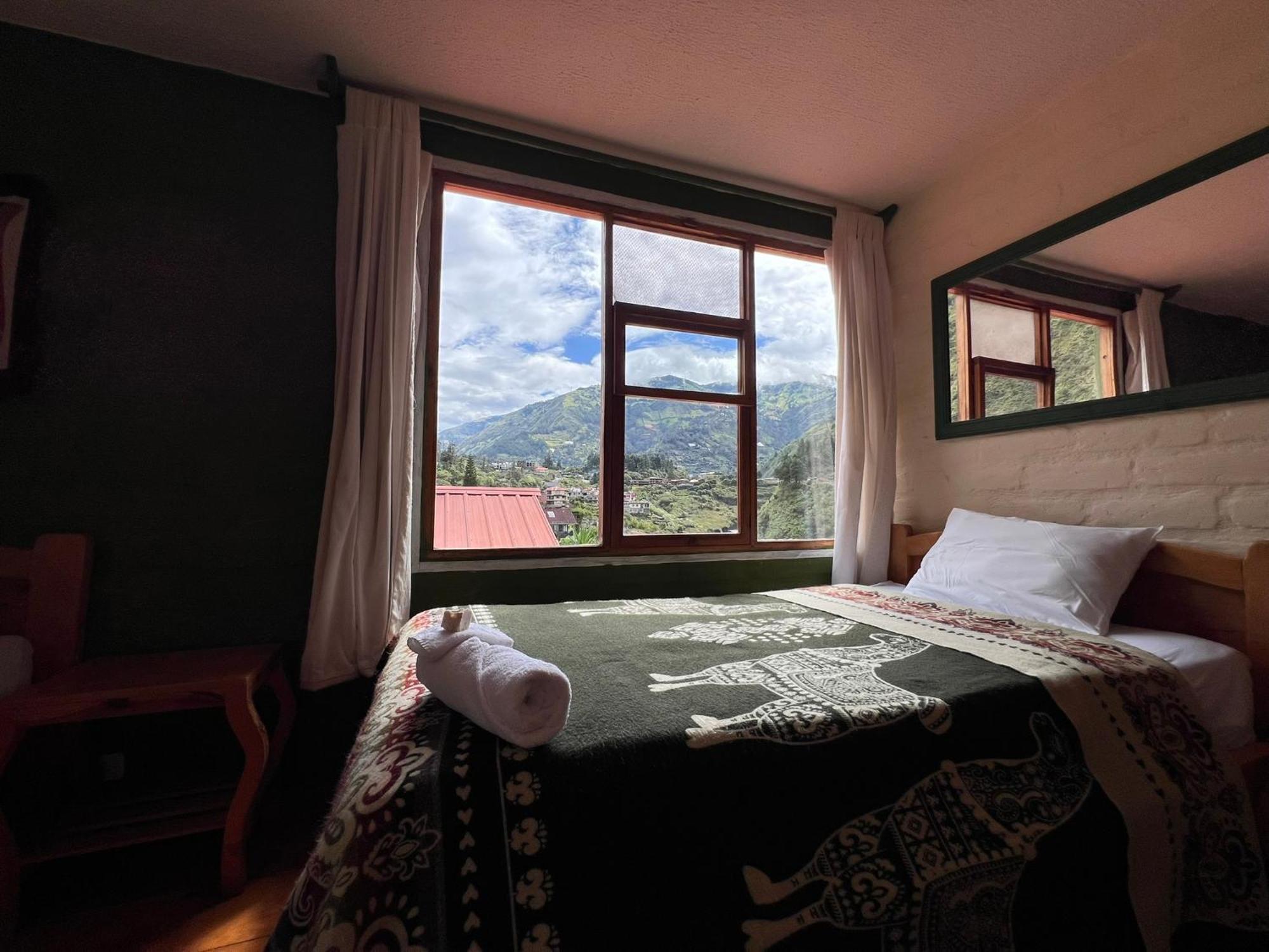 Triple Room with Mountain View