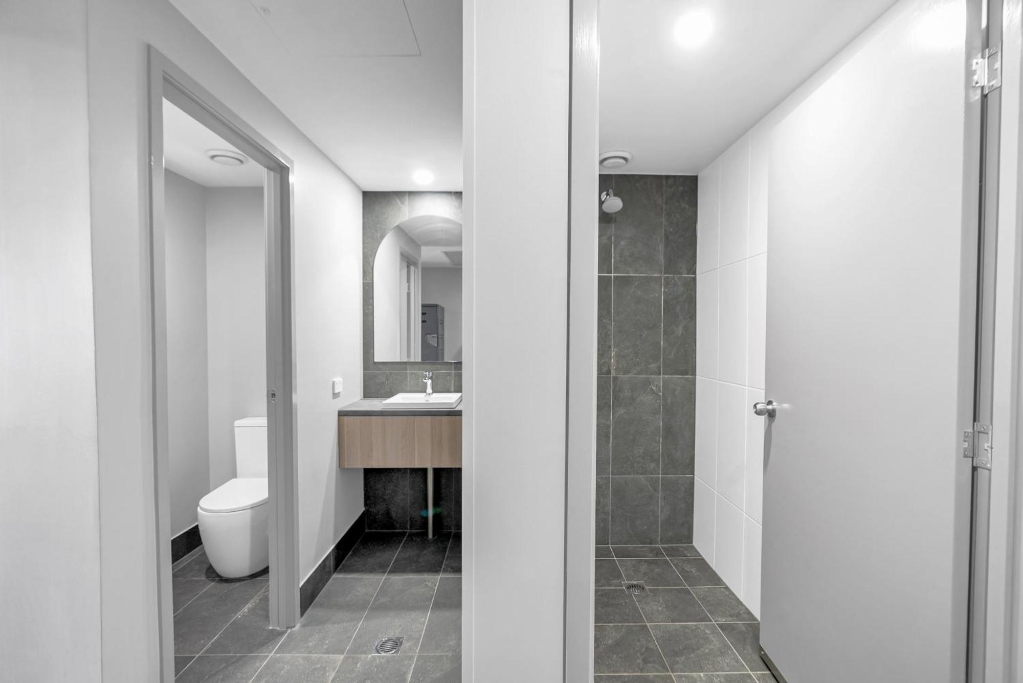 Single Bed in 8 Bed Ensuite Mixed Dormitory