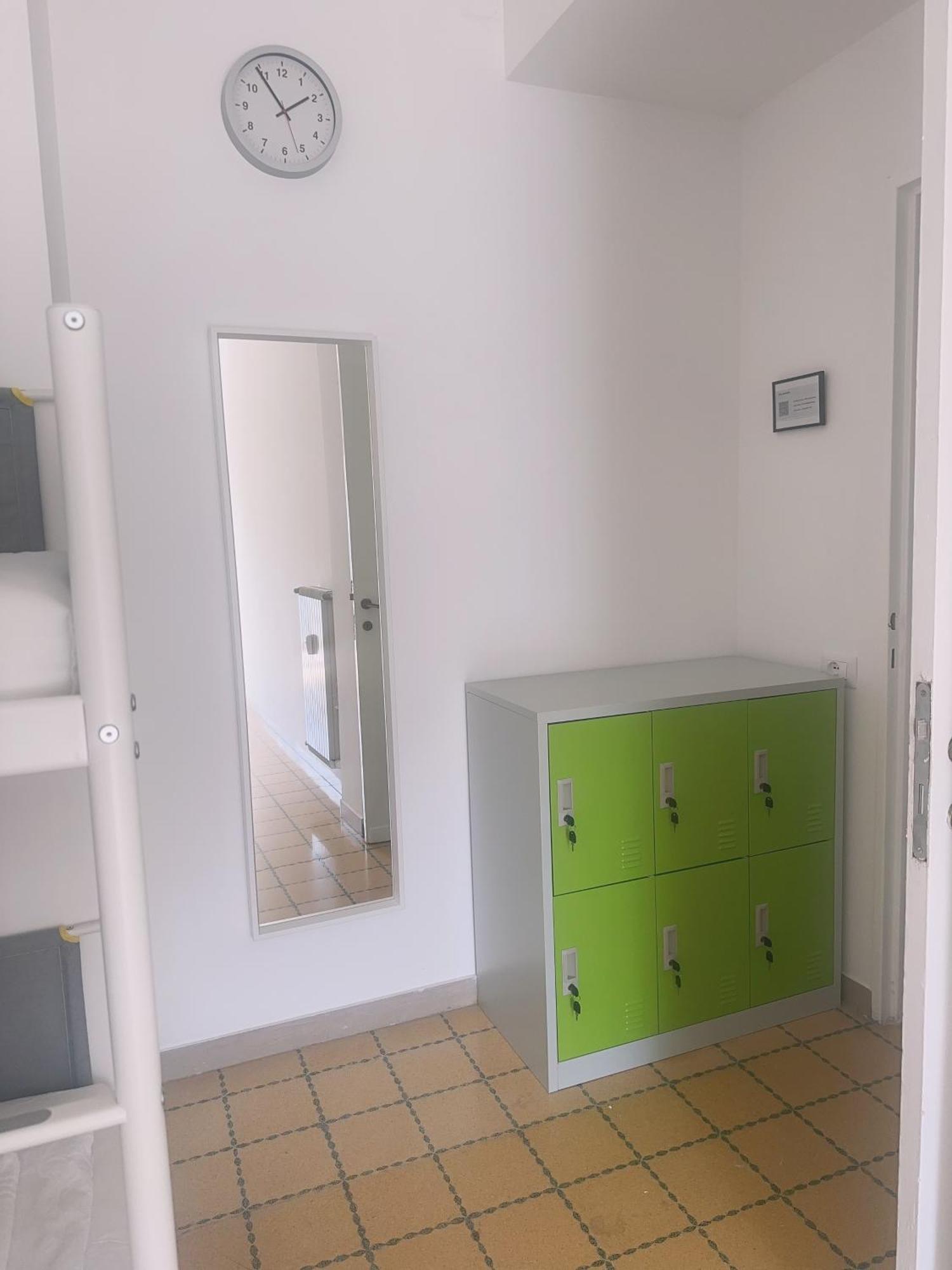 Quadruple Room with Private External Bathroom