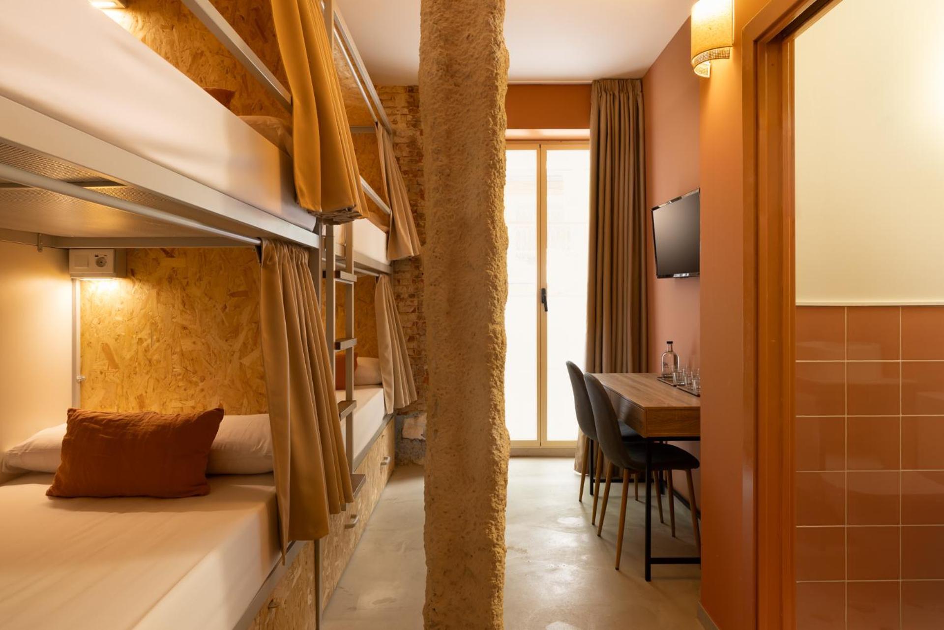 Chambre Quadruple Standard avec Salle de Bains Privative
