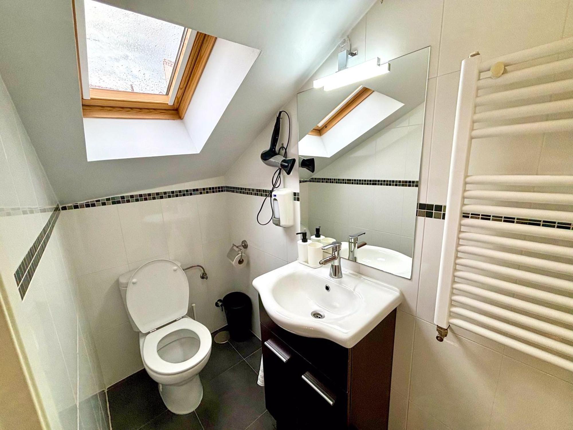 Double Room Private Bathroom,1622892923:JPEG