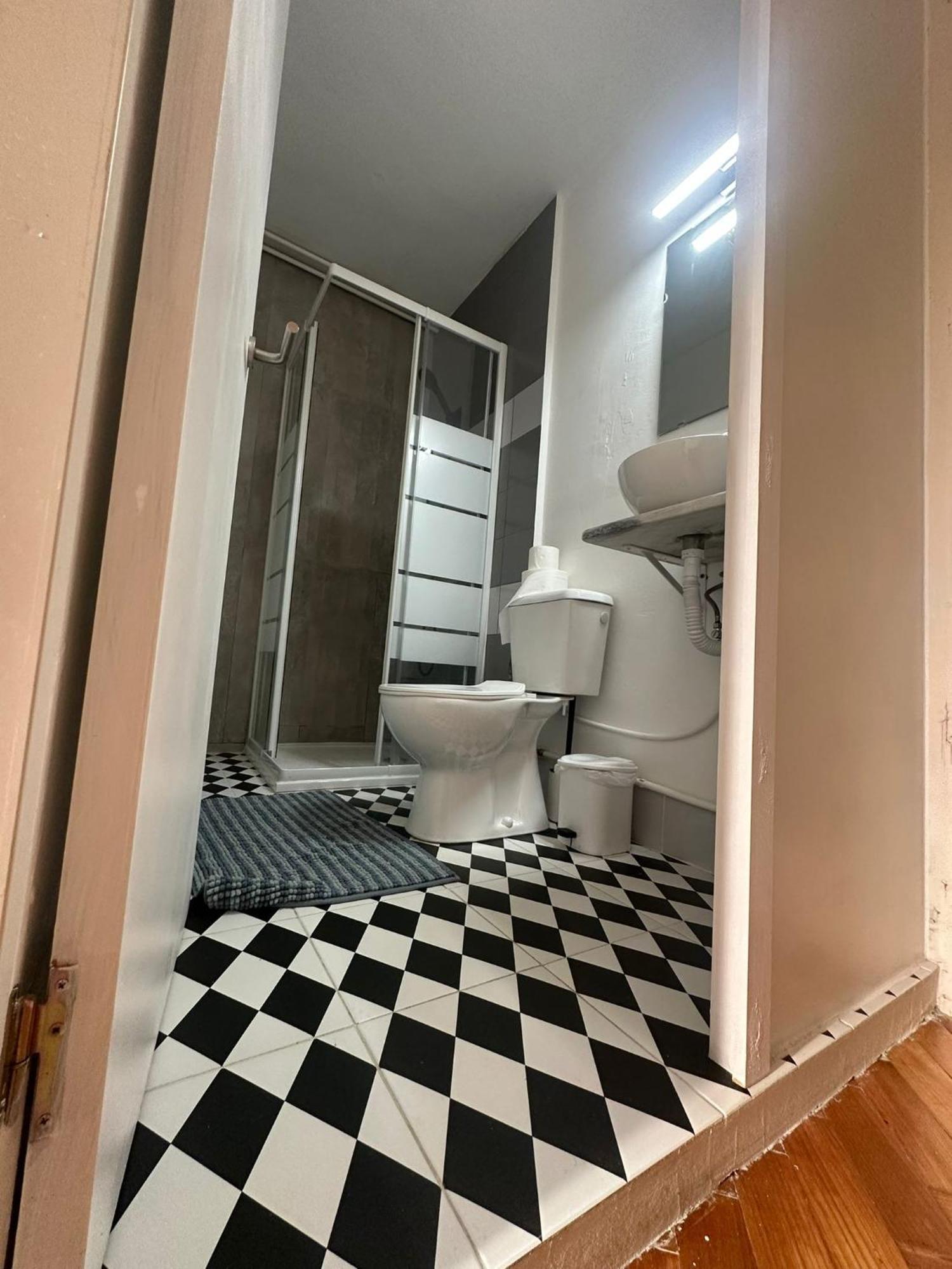 Quadruple Room Private Bathroom