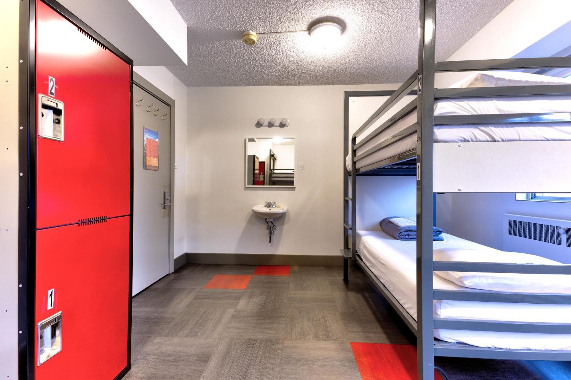 Mixed Dormitory Room