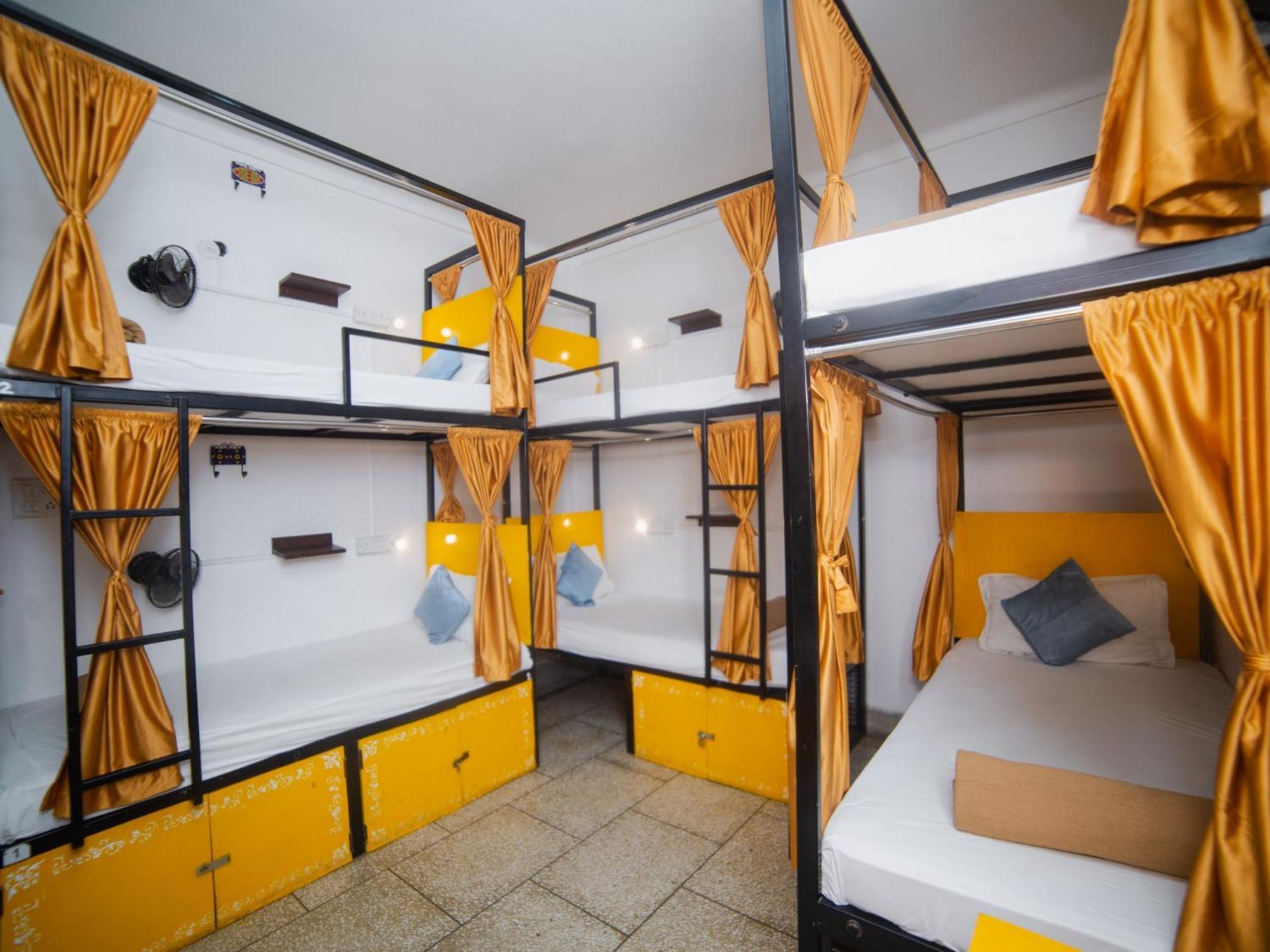 Bed 8 Bed AC Mixed Dorm