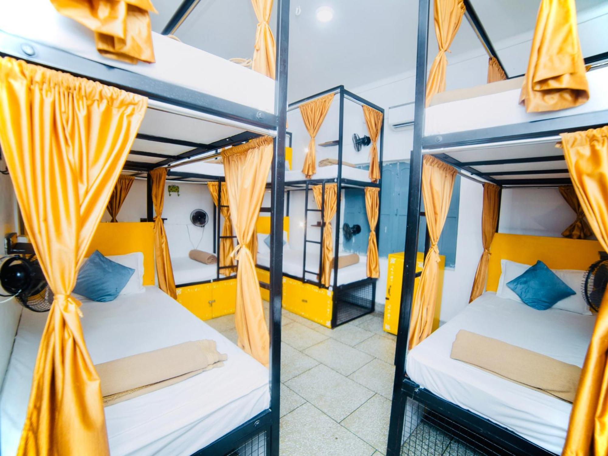 Bed 8 Bed AC Mixed Dorm
