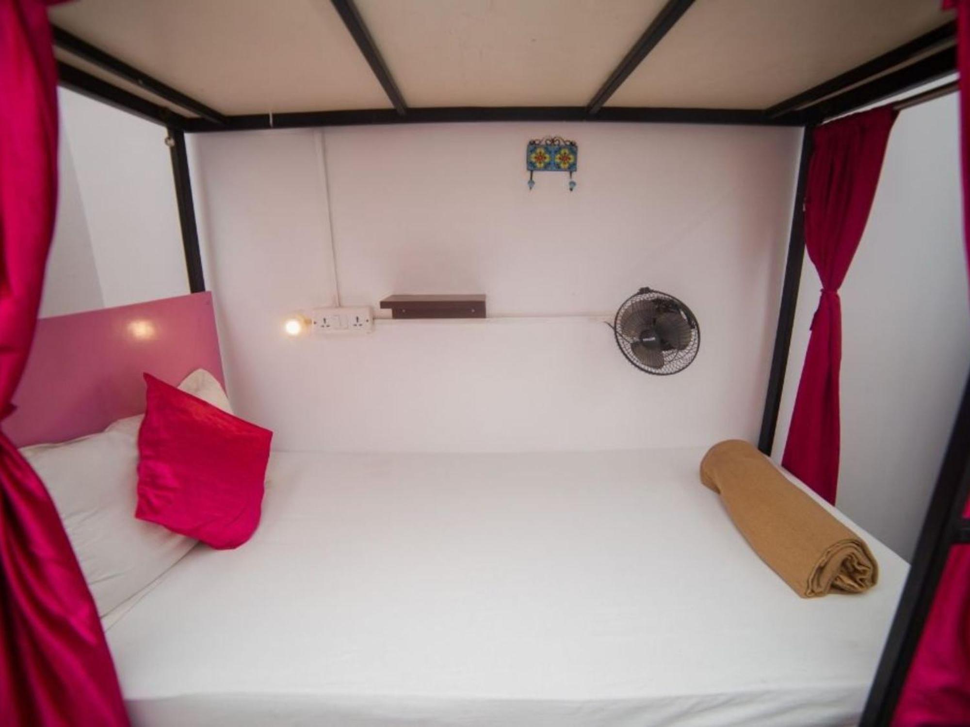 Bed 4 Bed Female AC Dorm