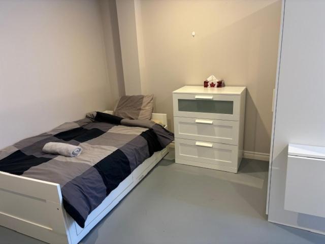 Single Room,1708892062:JPEG