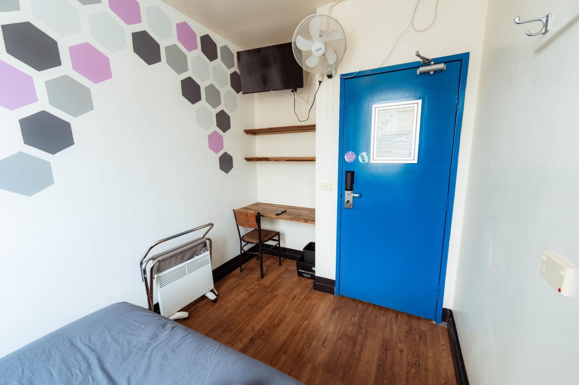 Habitación Doble Estándar con baño compartido (mayores de 18 años)