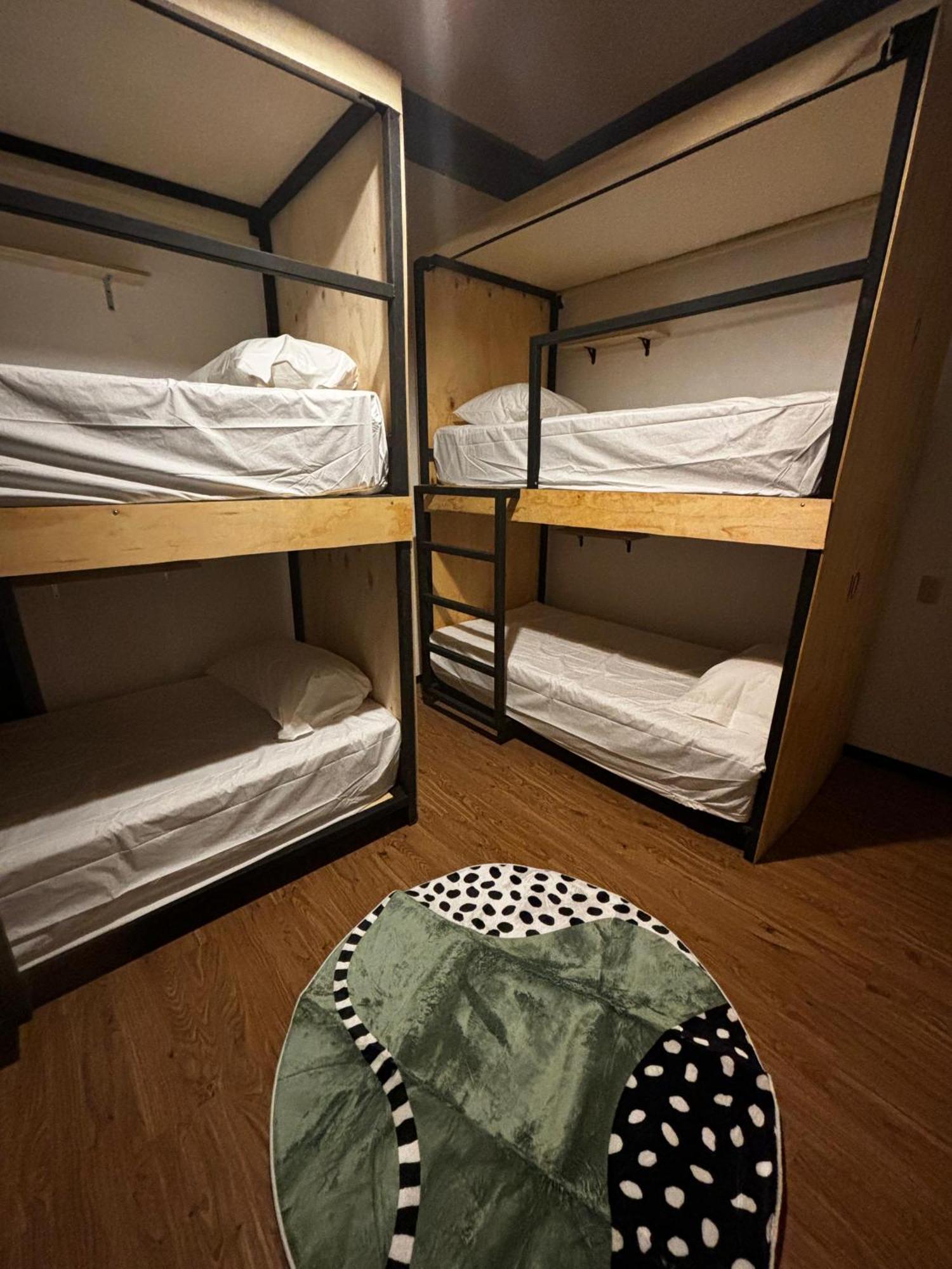 Bed 4-Bed Female Dormitory Room,1635924522:JPEG