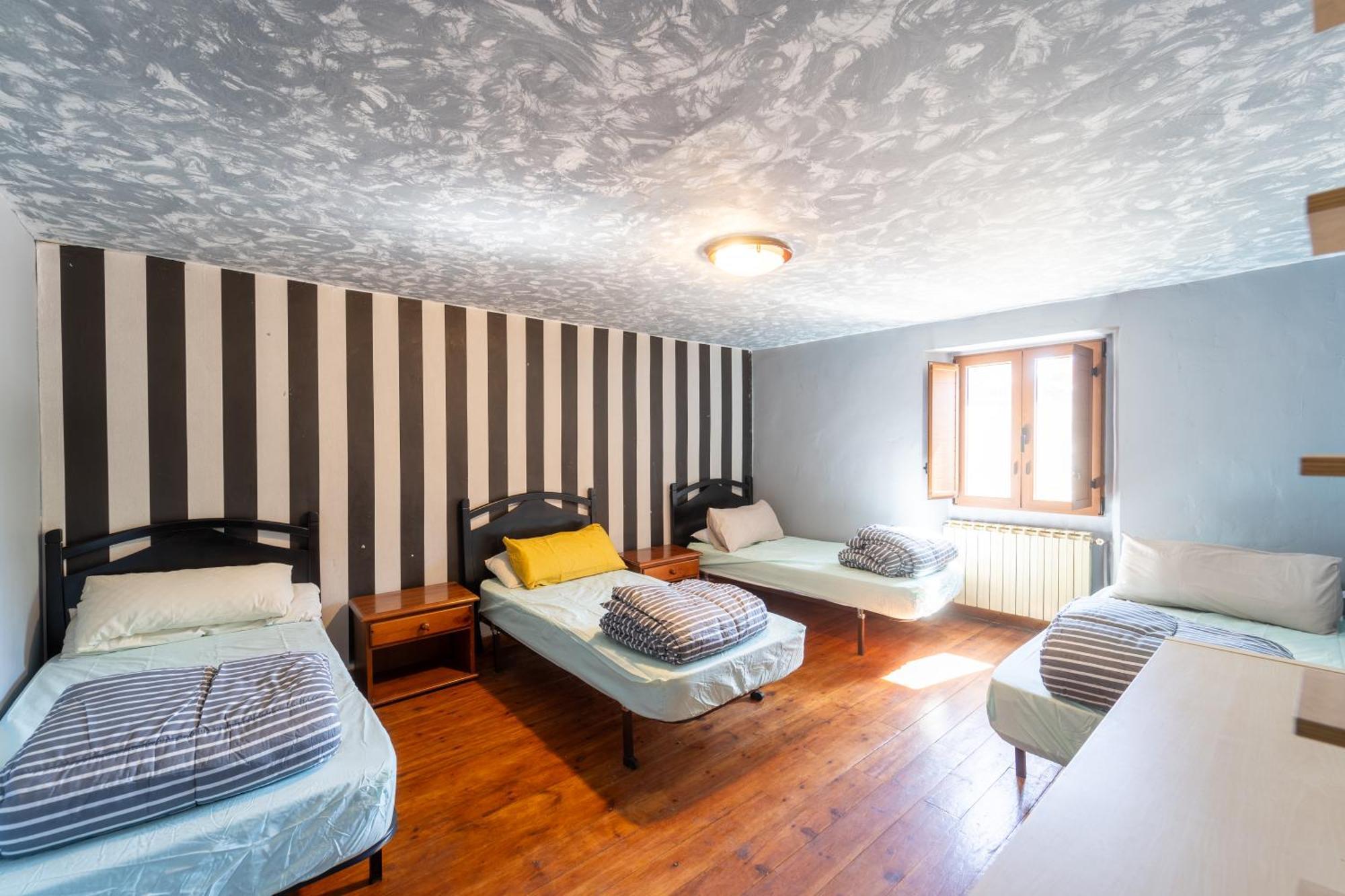 Single Bed 4-Bed Dormitory Room