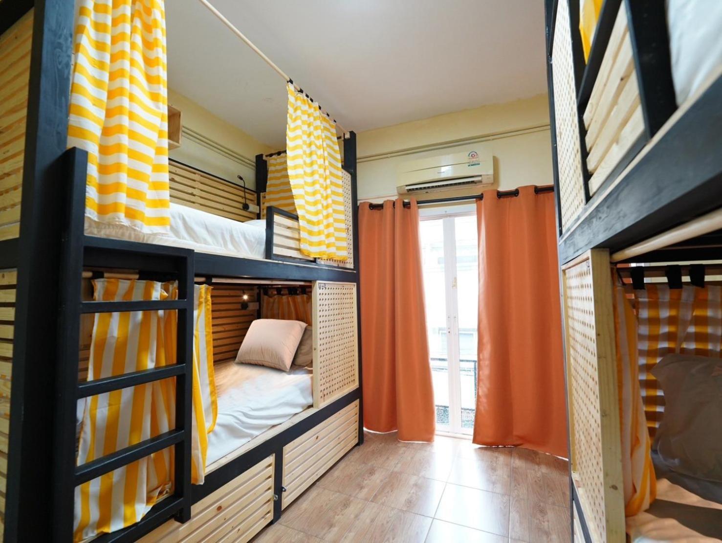 Bunk Bed Female Dormitory Room,1639460022:JPEG