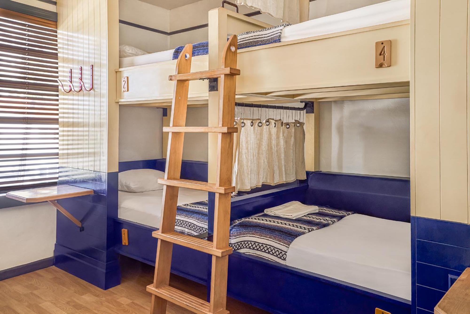 Standard Quadruple Room,1642309381:JPEG