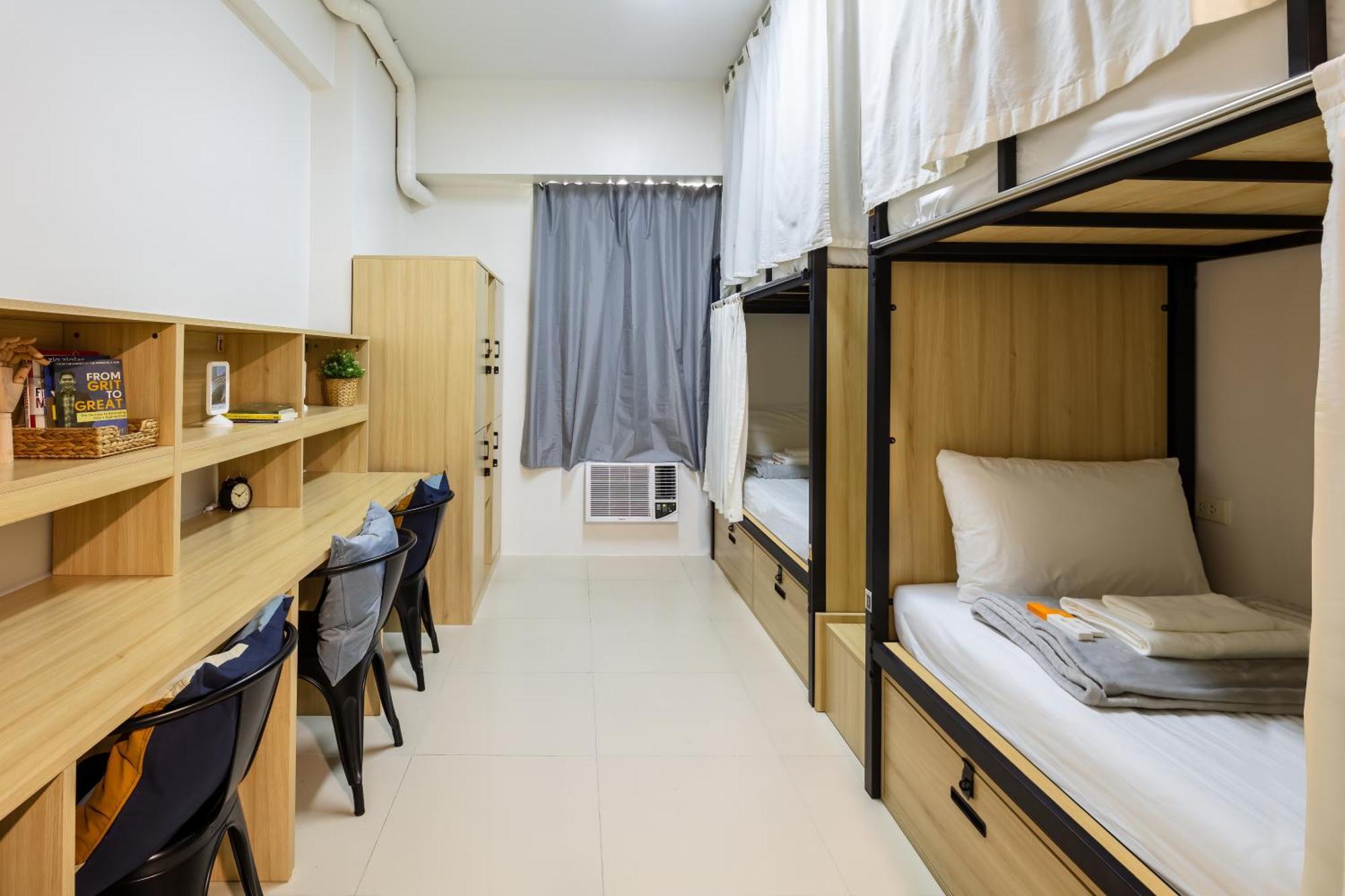 Bed in 4-Bed Male Dormitory Room,1643327559:JPEG