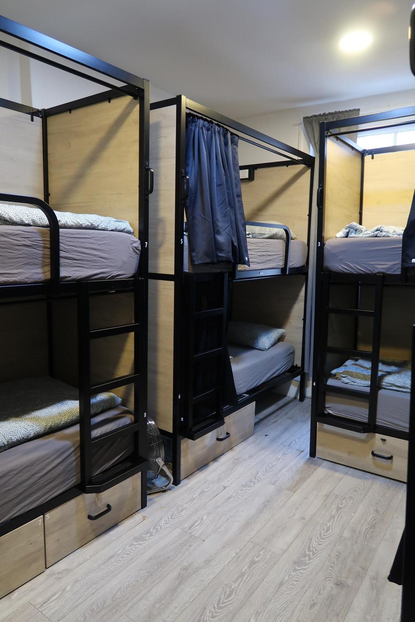 Bed an 8-Bed Dormitory Room