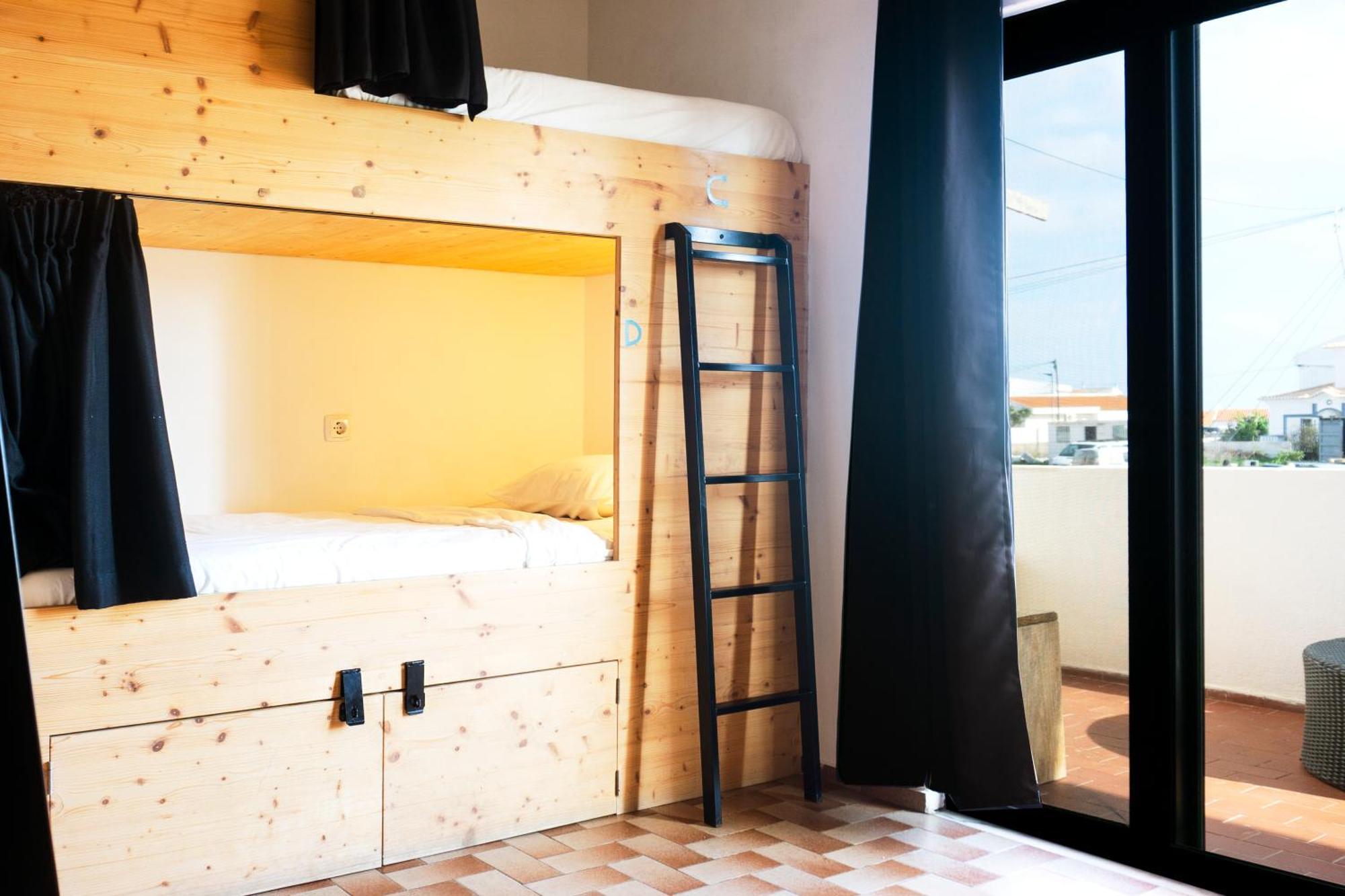 Bed 6-Bed Mixed Dormitory Room