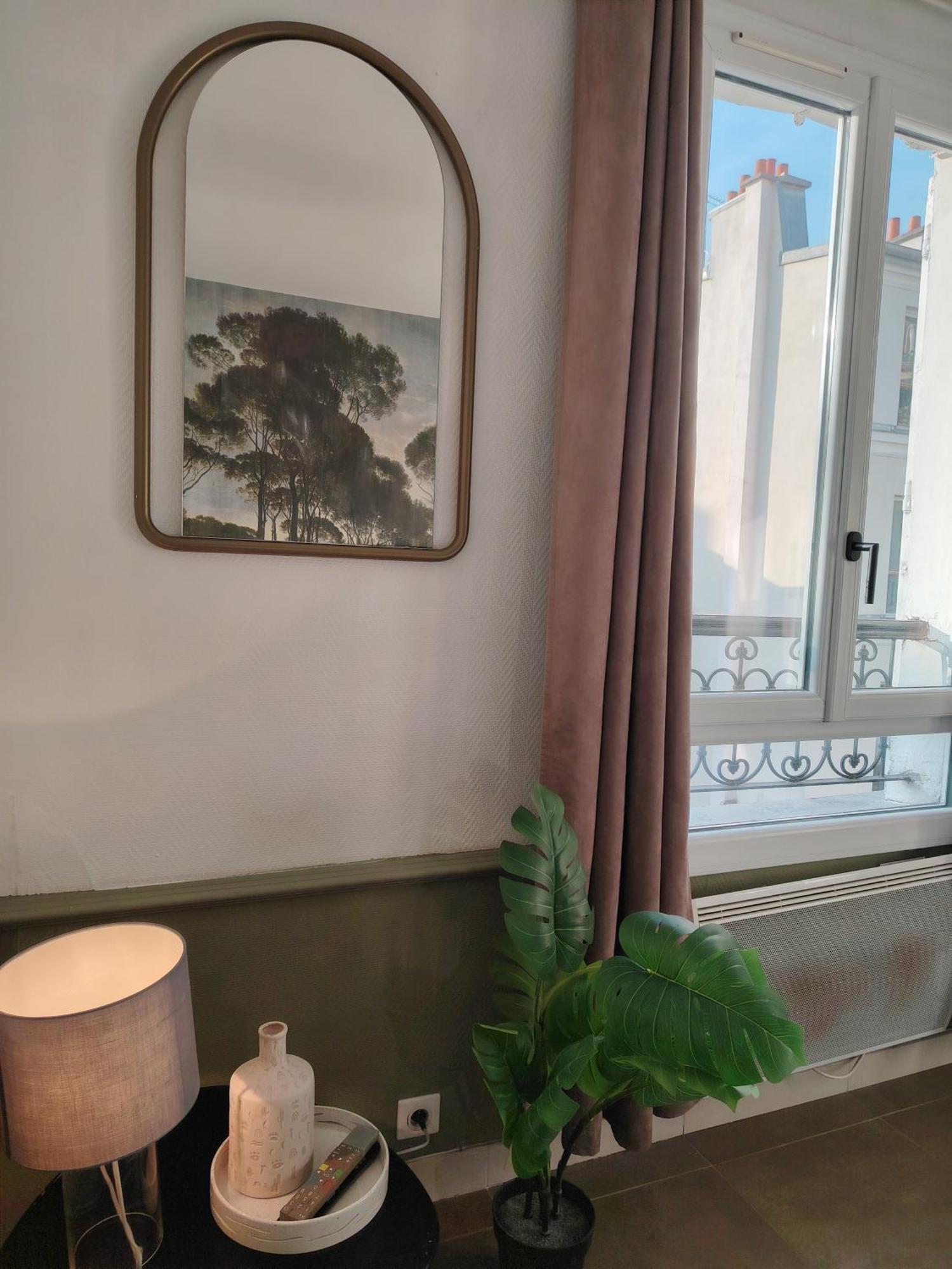 Studio met Queensize Bed