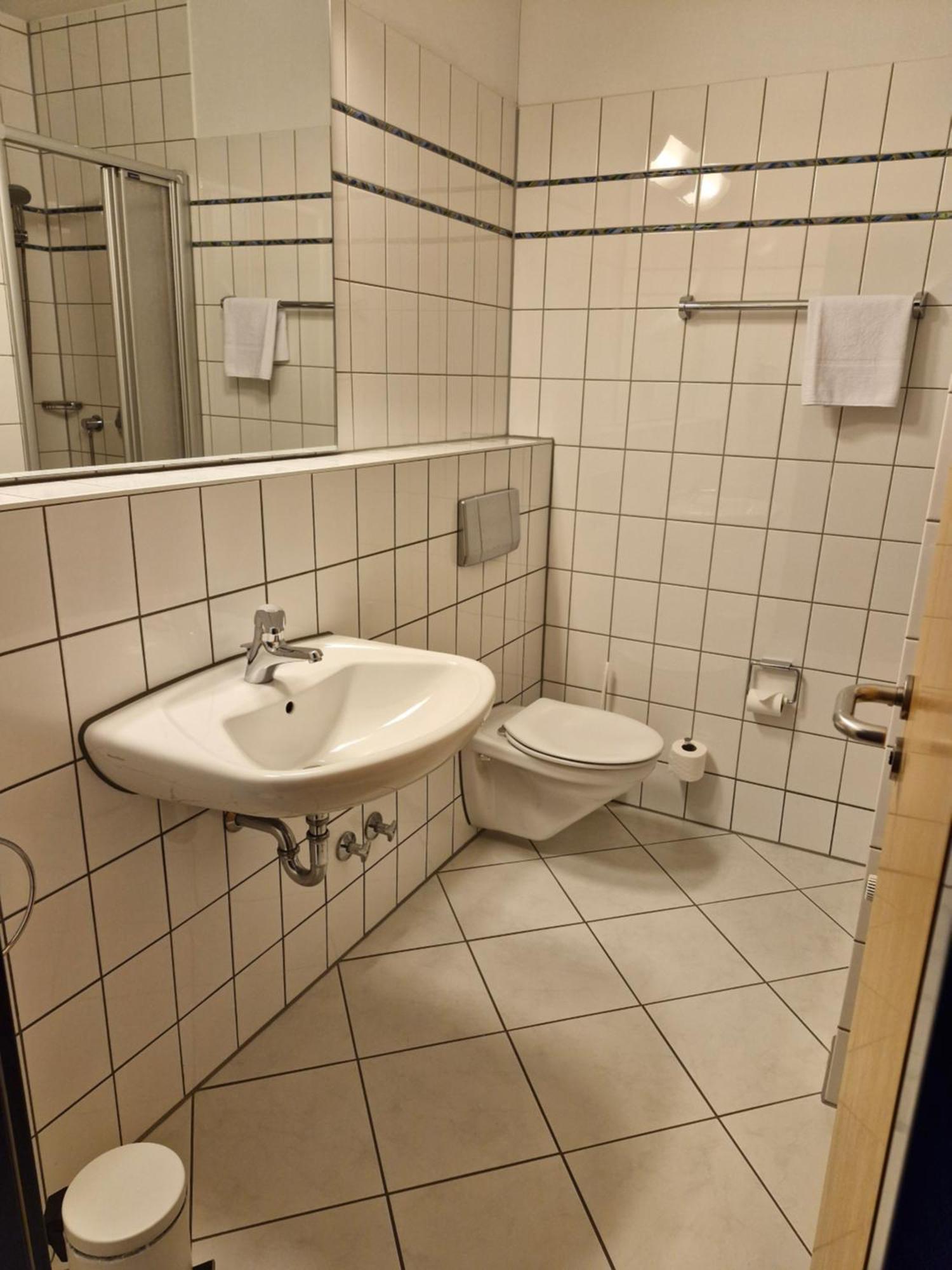 Single Room,1650340749:JPEG