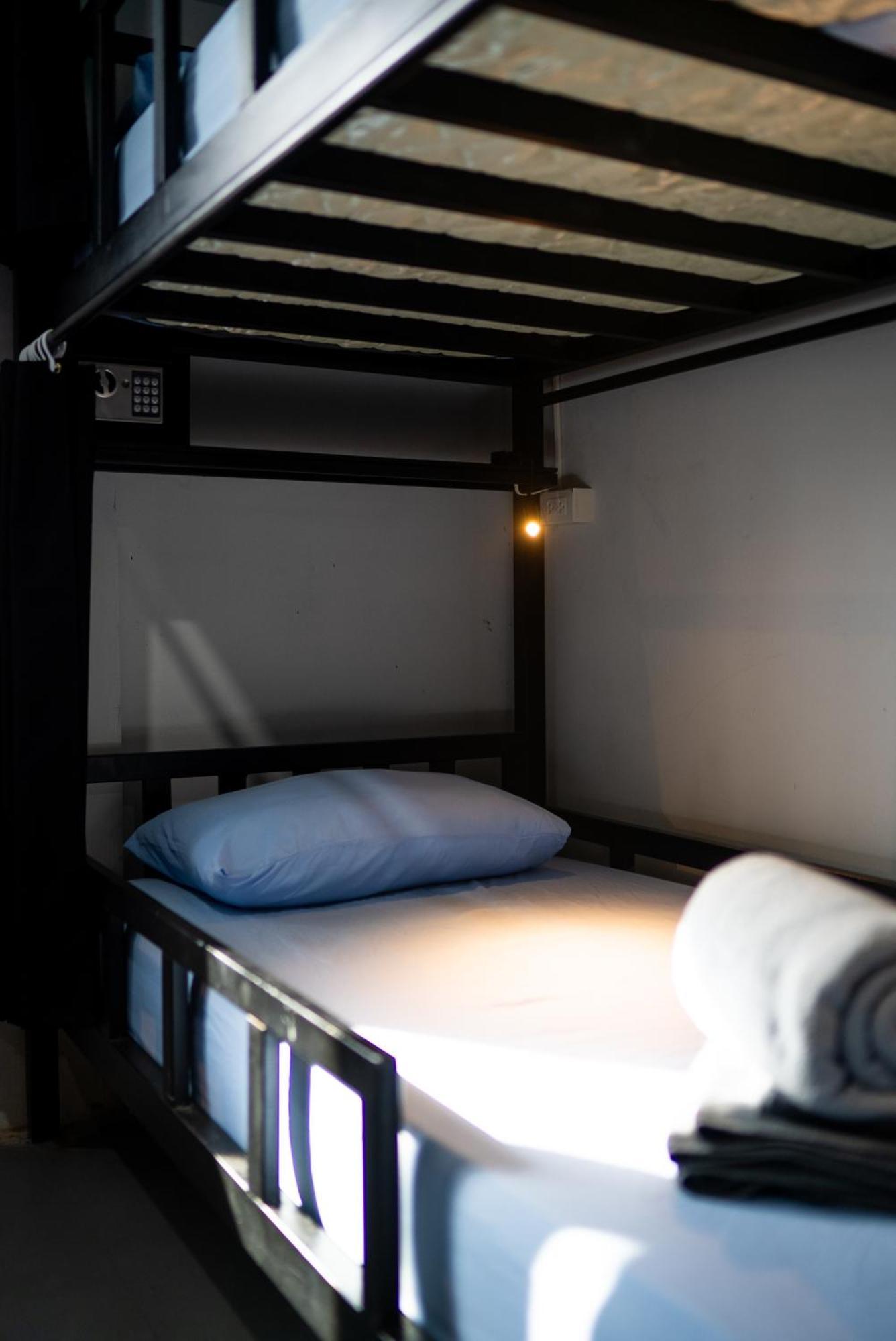 Bunk Bed in Mixed Dormitory Room