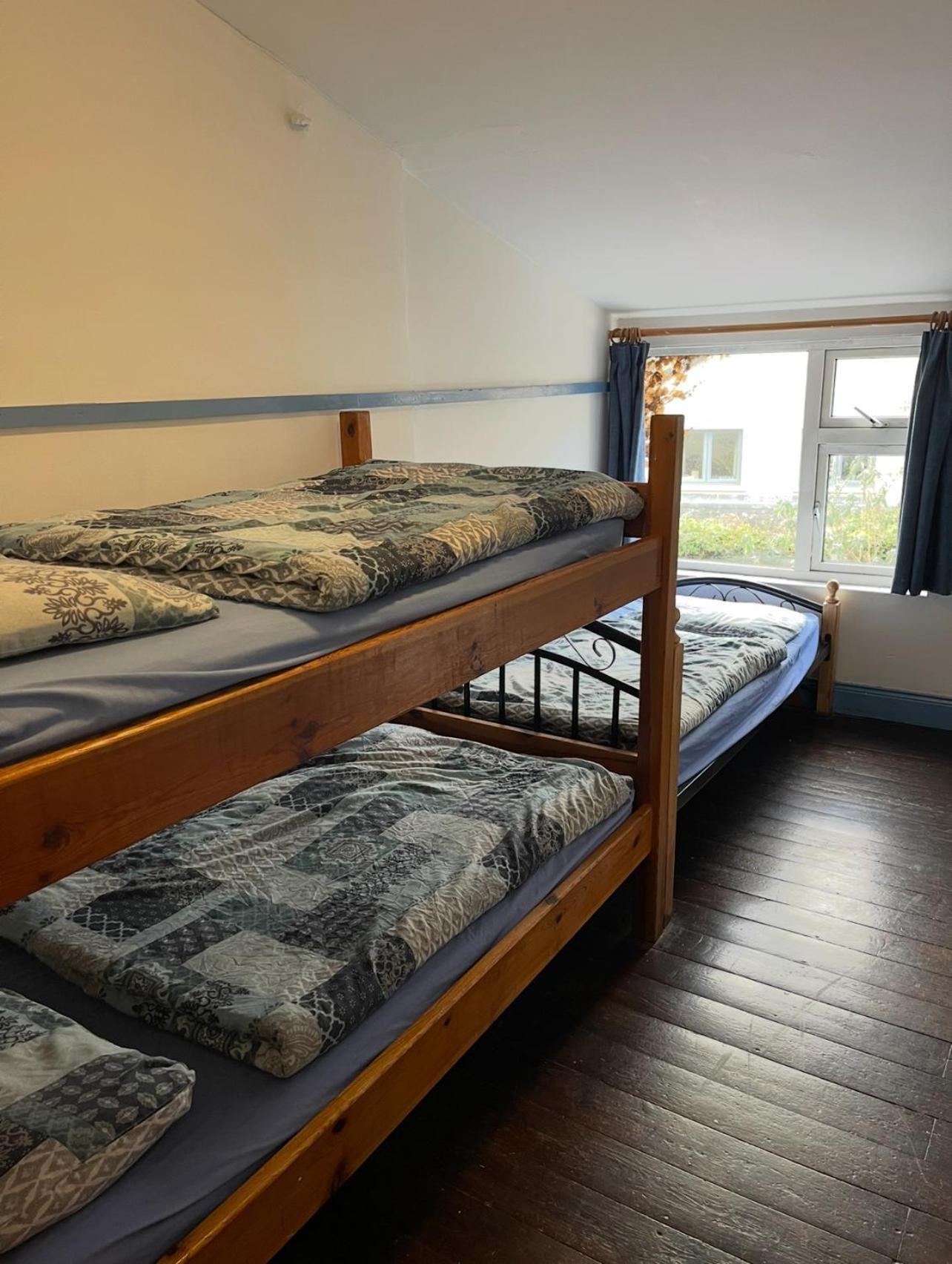 Bed 3-Bed Mixed dormitory room